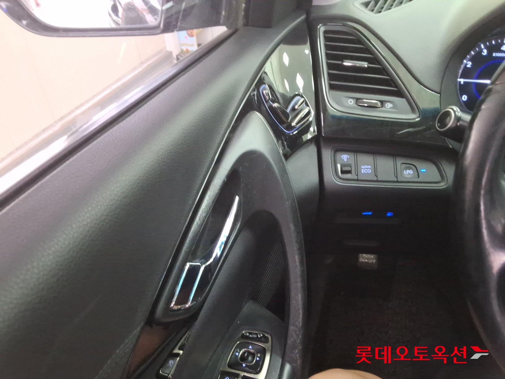 2011 - hyundai grandeur