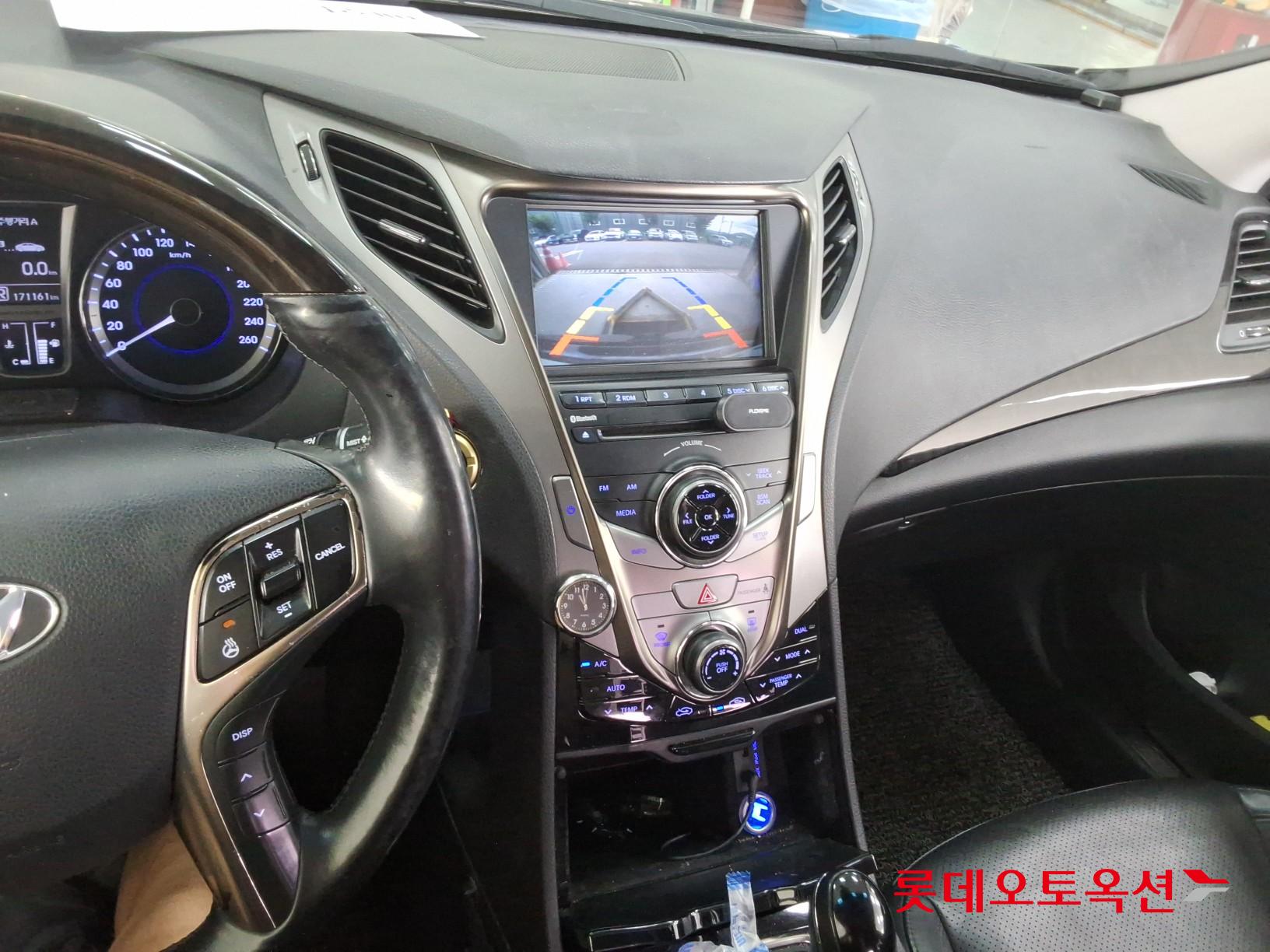 2011 - hyundai grandeur