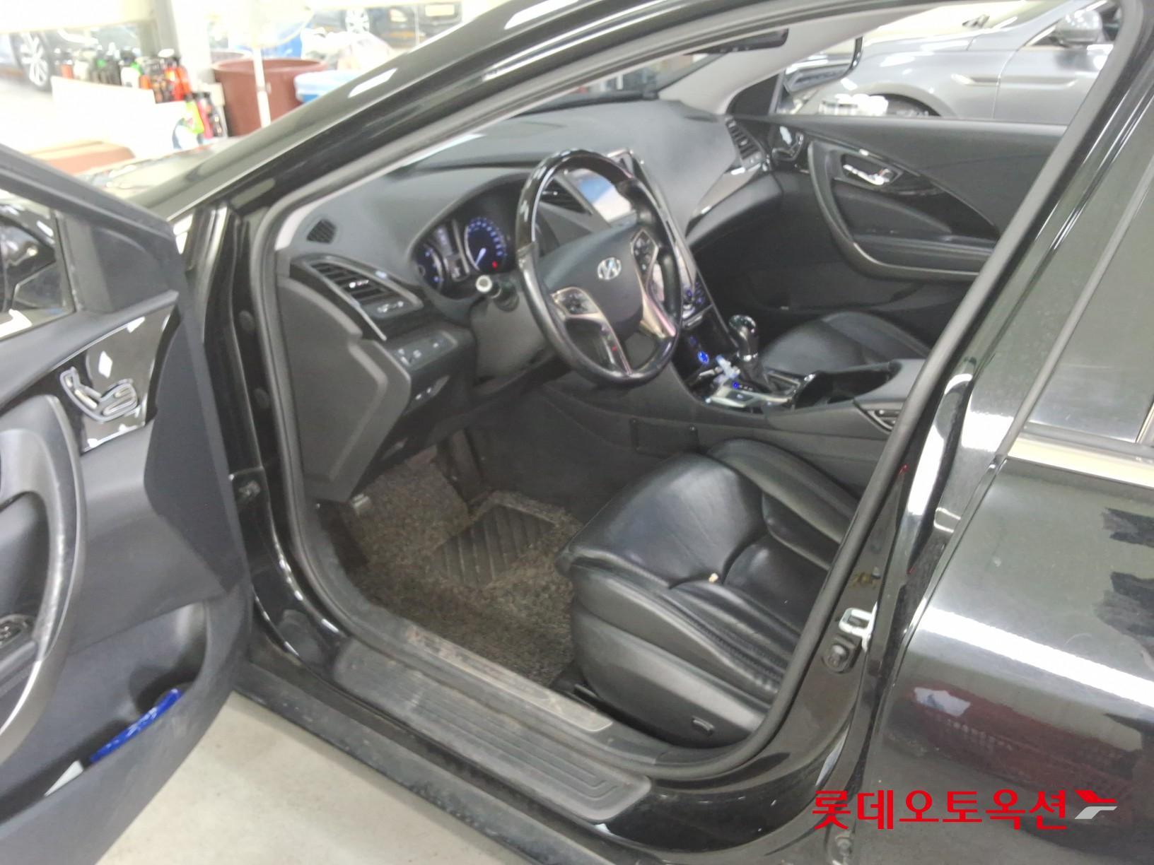 2011 - hyundai grandeur