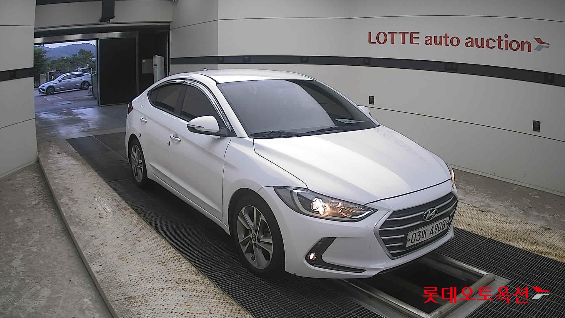 2018 - hyundai avante