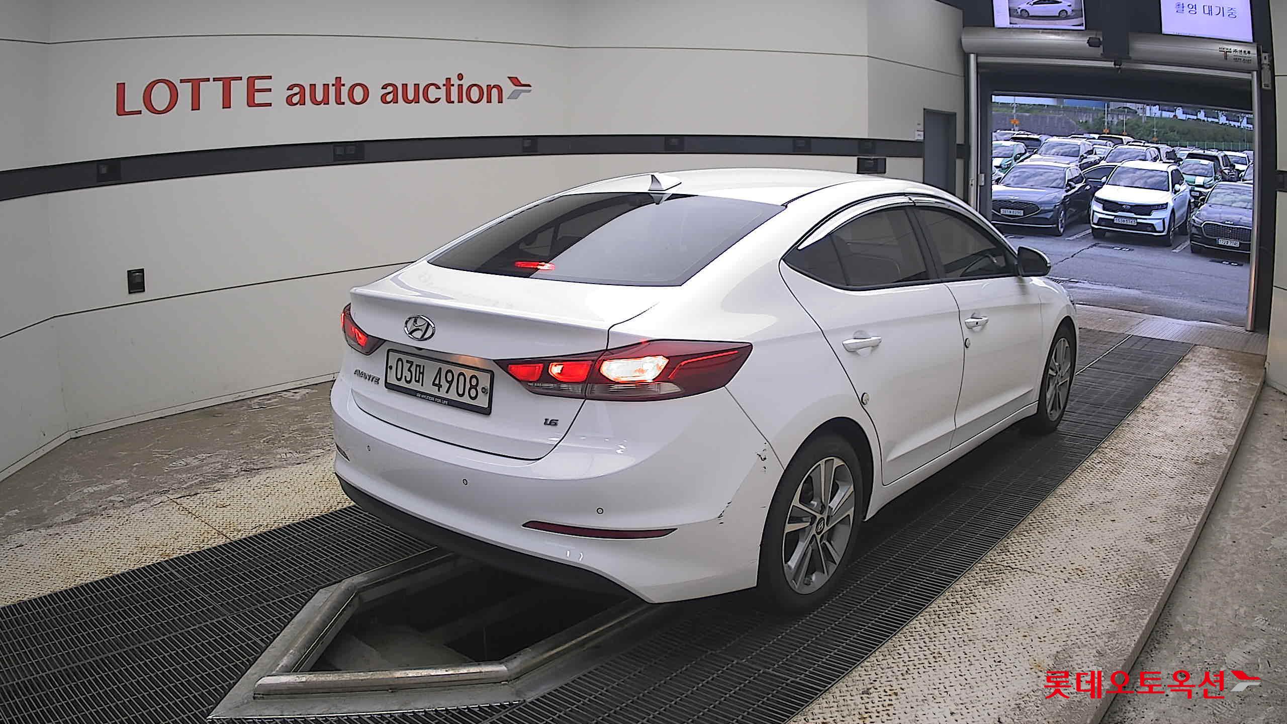 2018 - hyundai avante