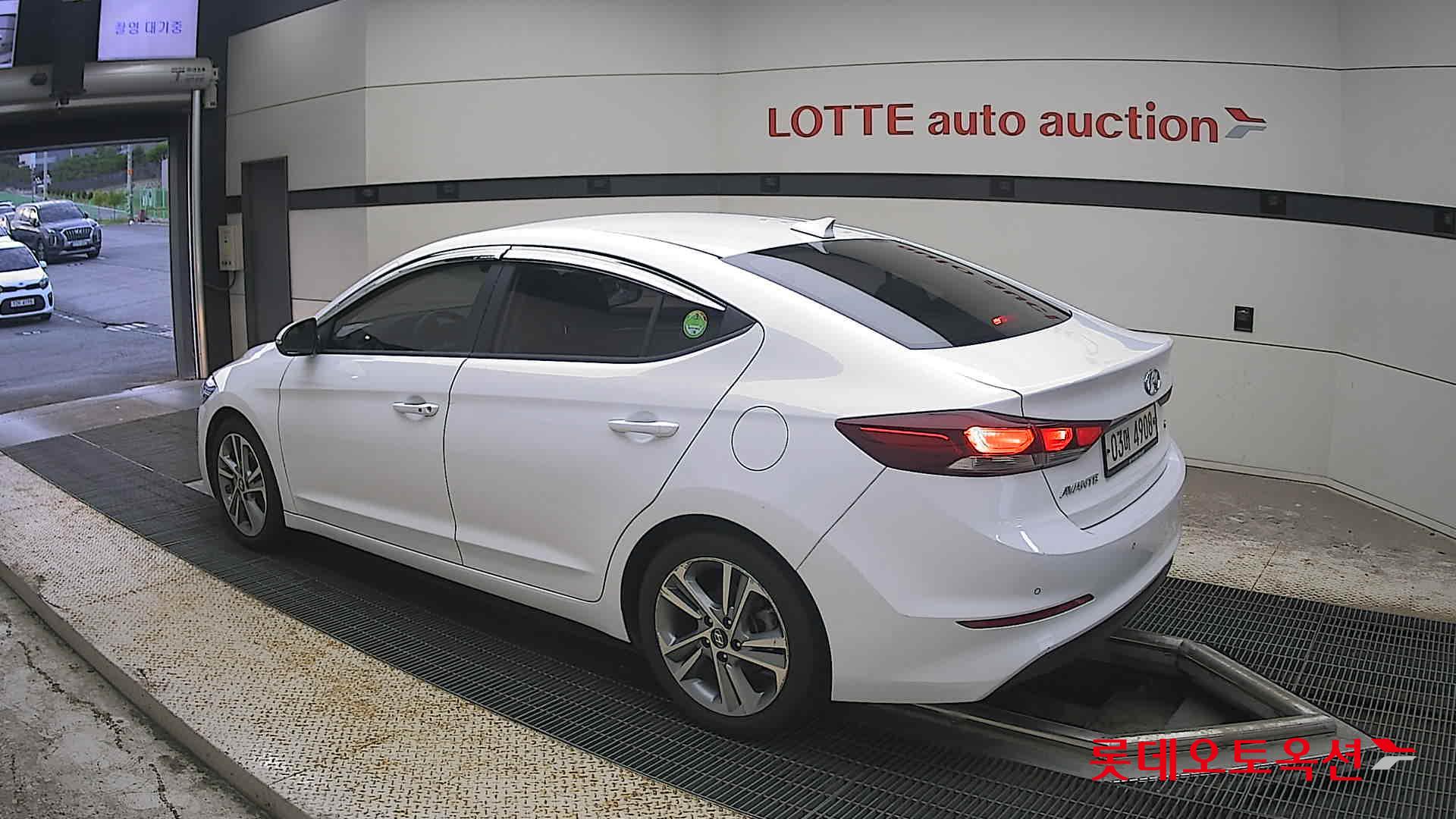 2018 - hyundai avante