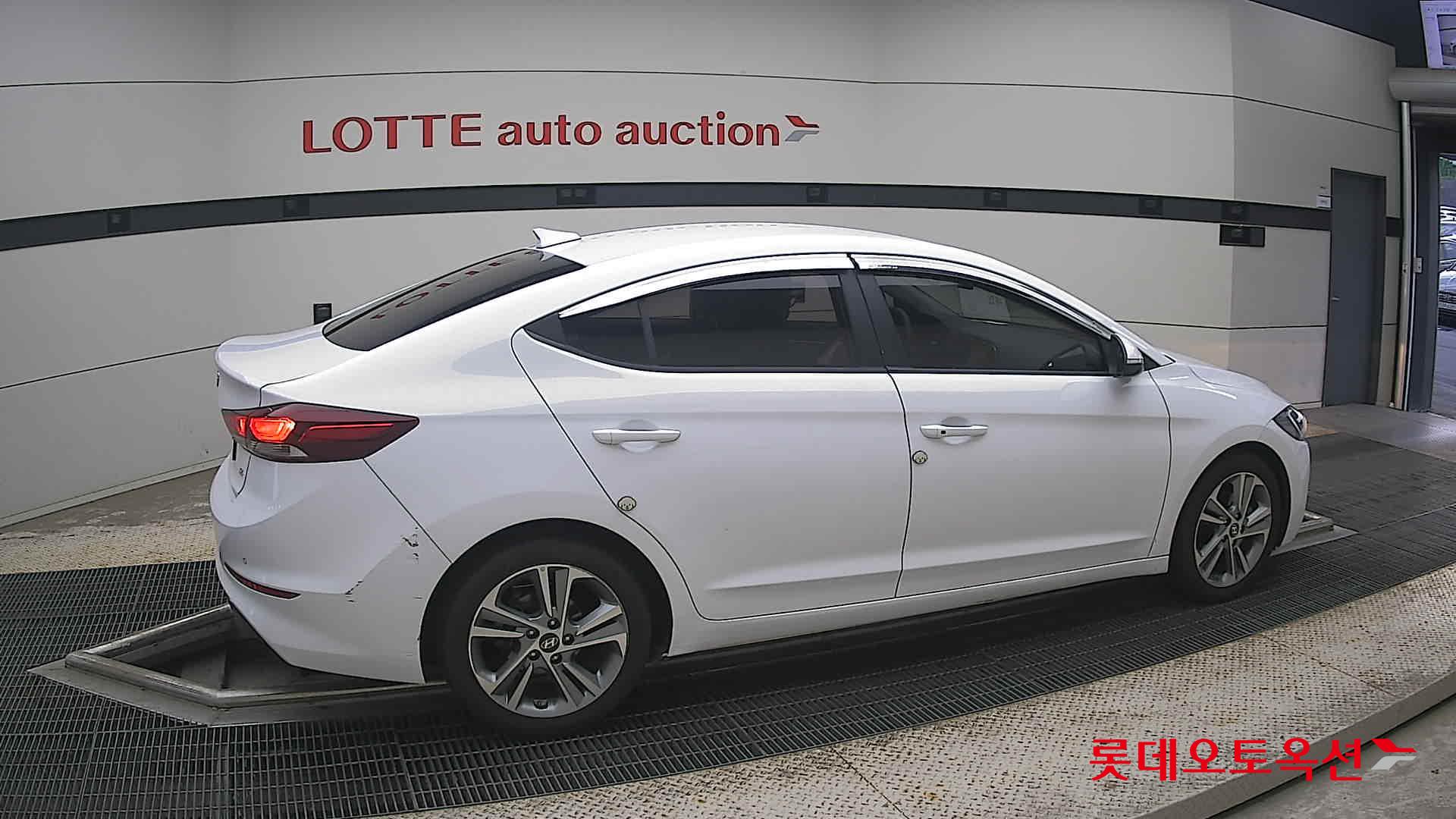2018 - hyundai avante