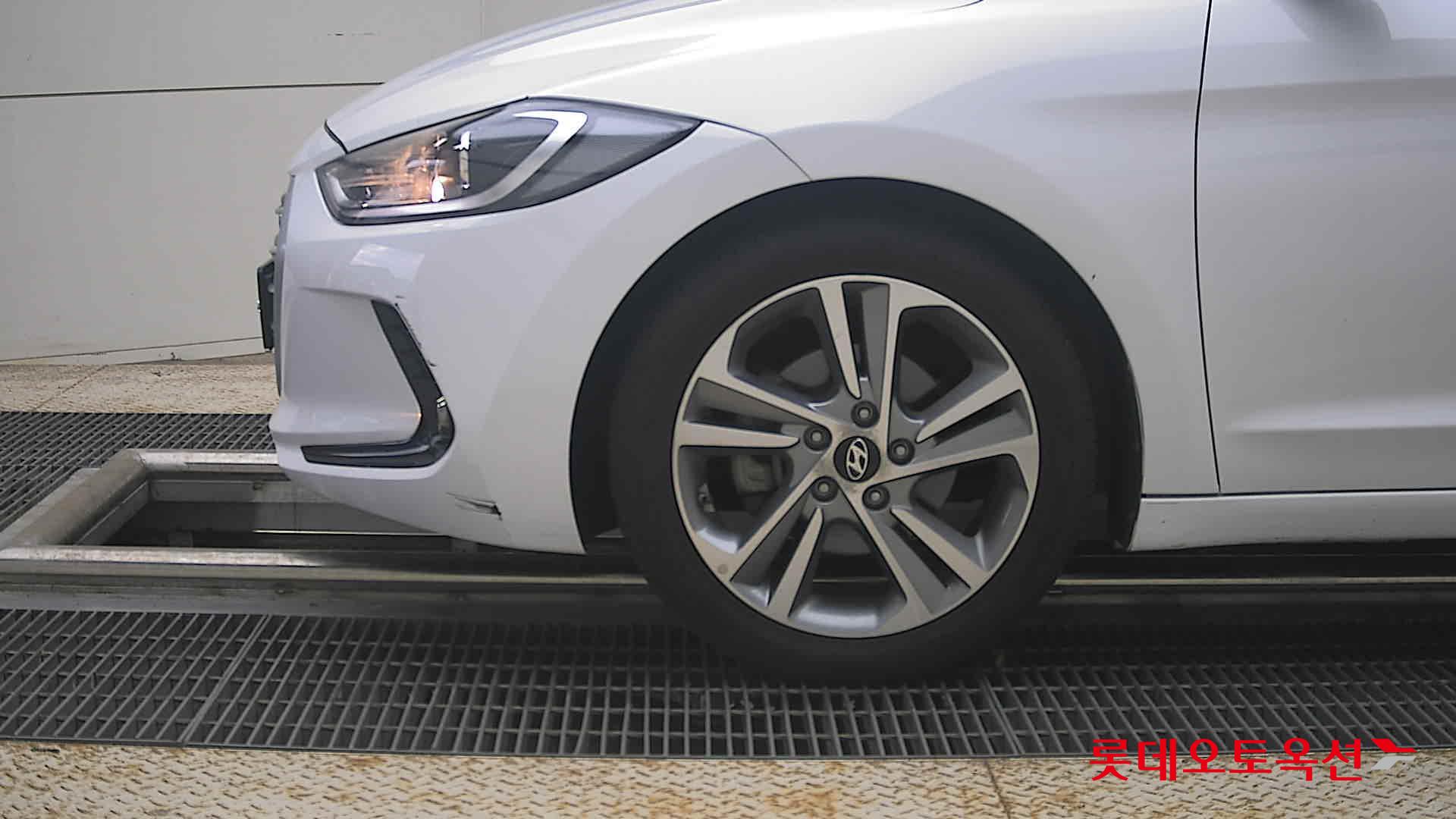 2018 - hyundai avante
