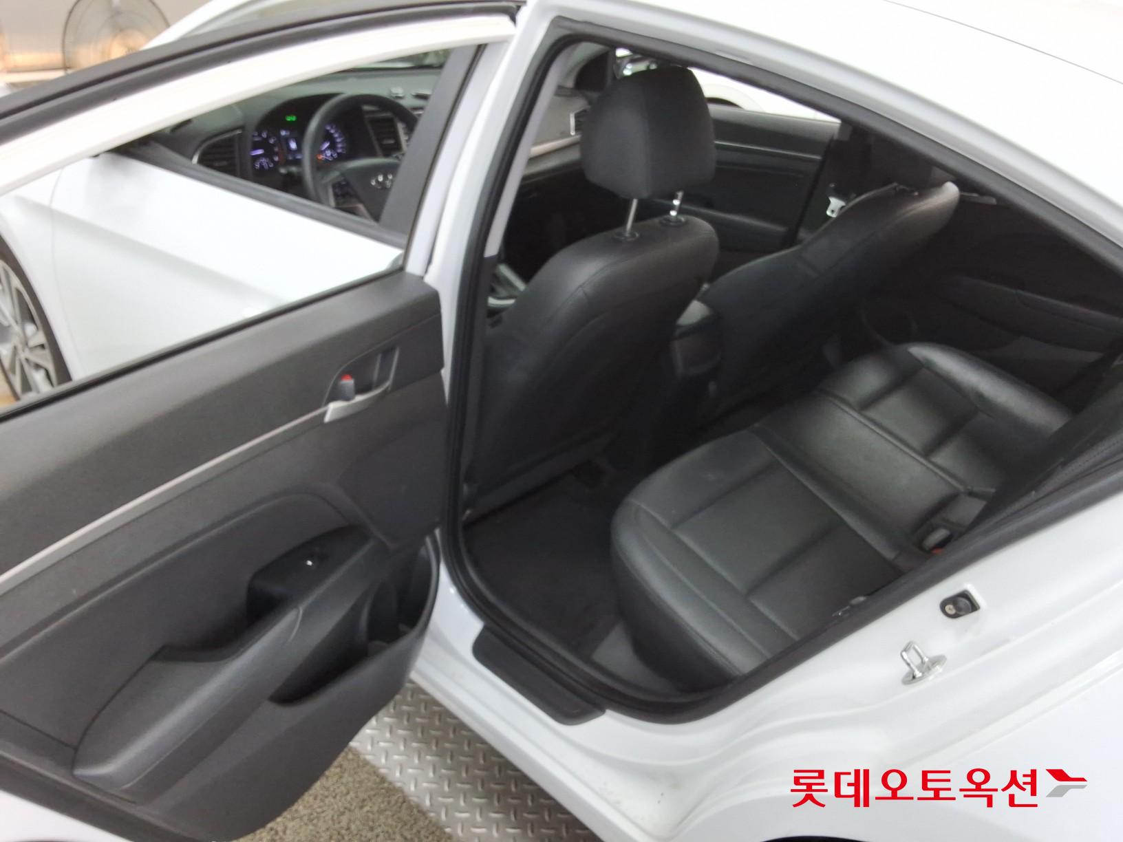 2018 - hyundai avante