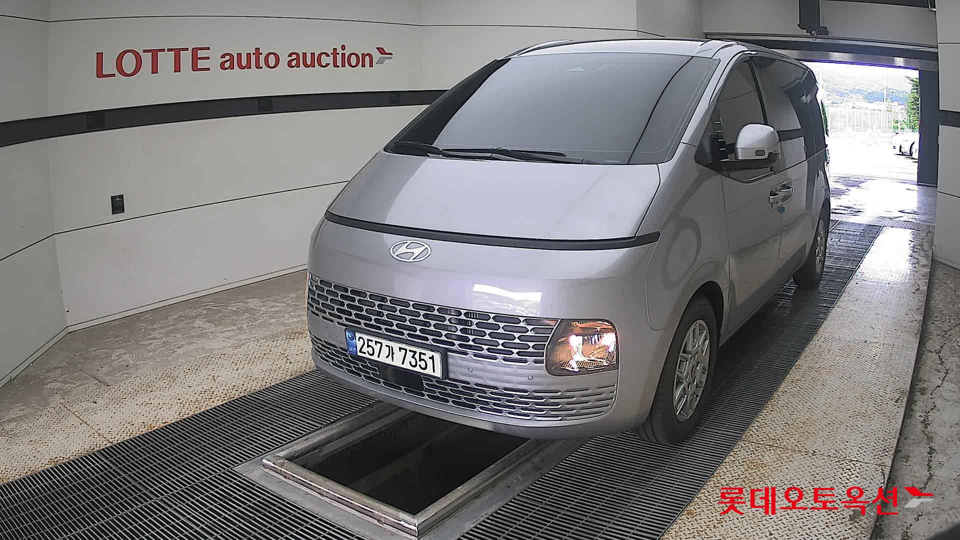 2025 - hyundai staria