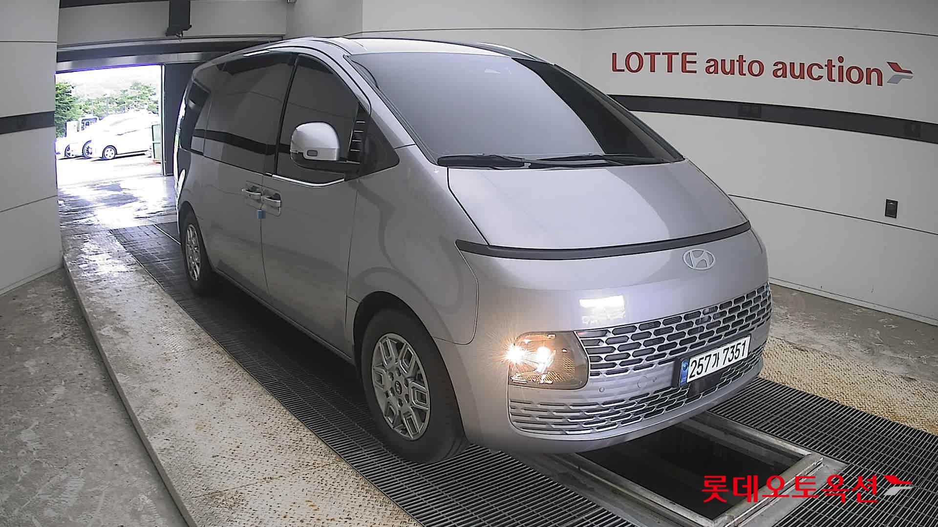 2025 - hyundai staria