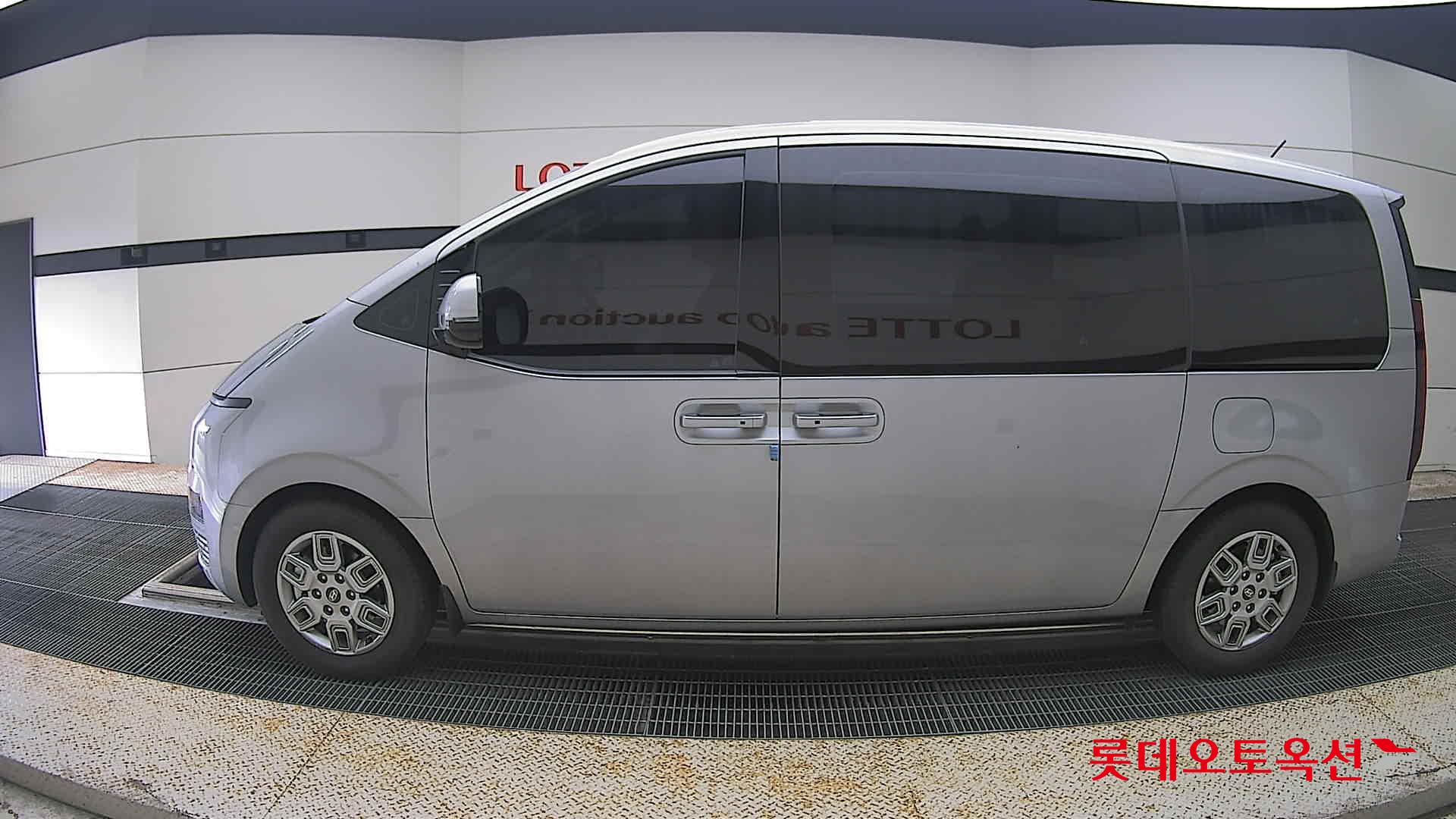 2025 - hyundai staria