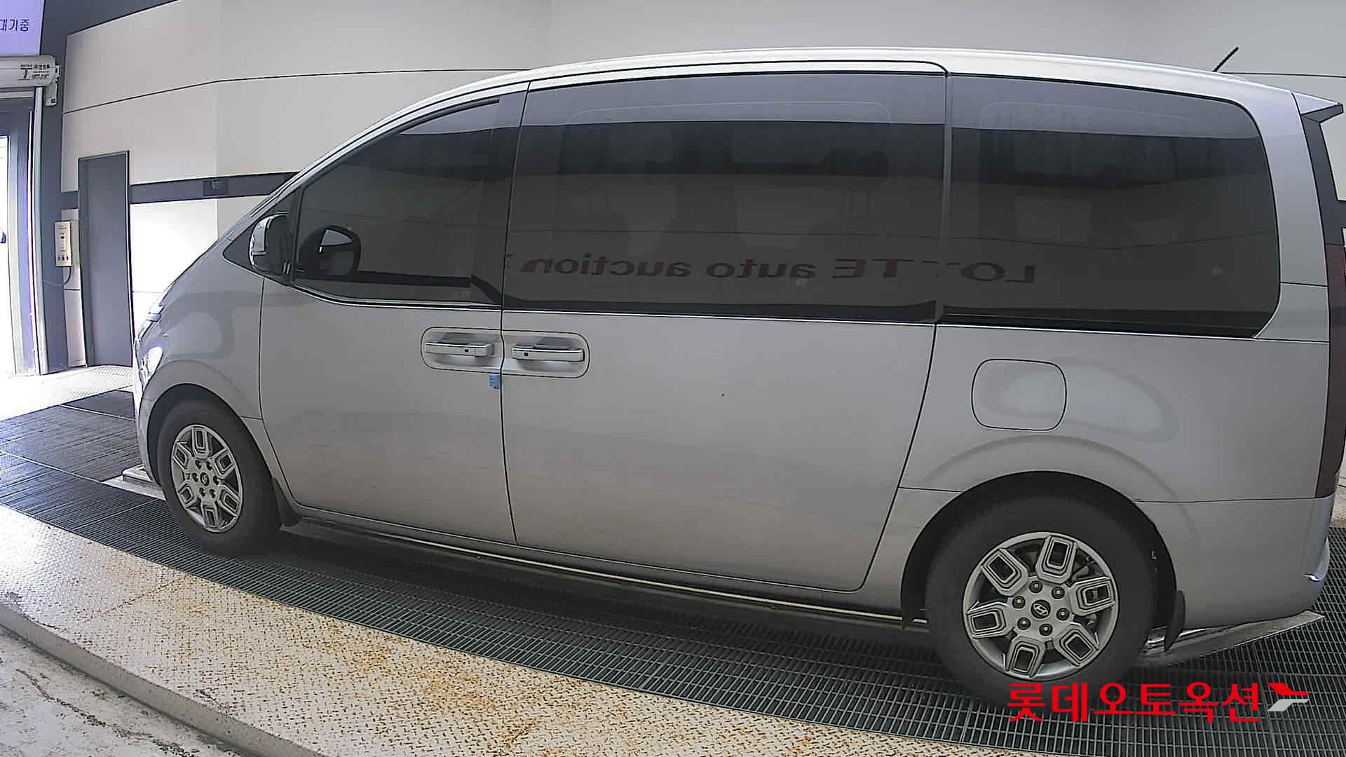 2025 - hyundai staria