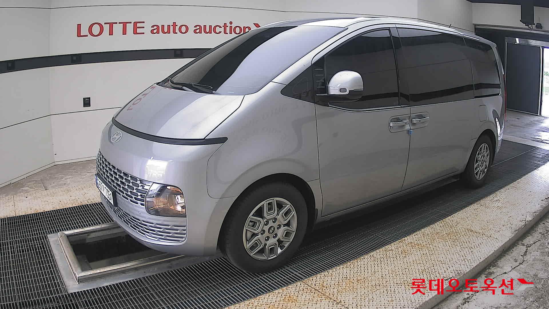 2025 - hyundai staria