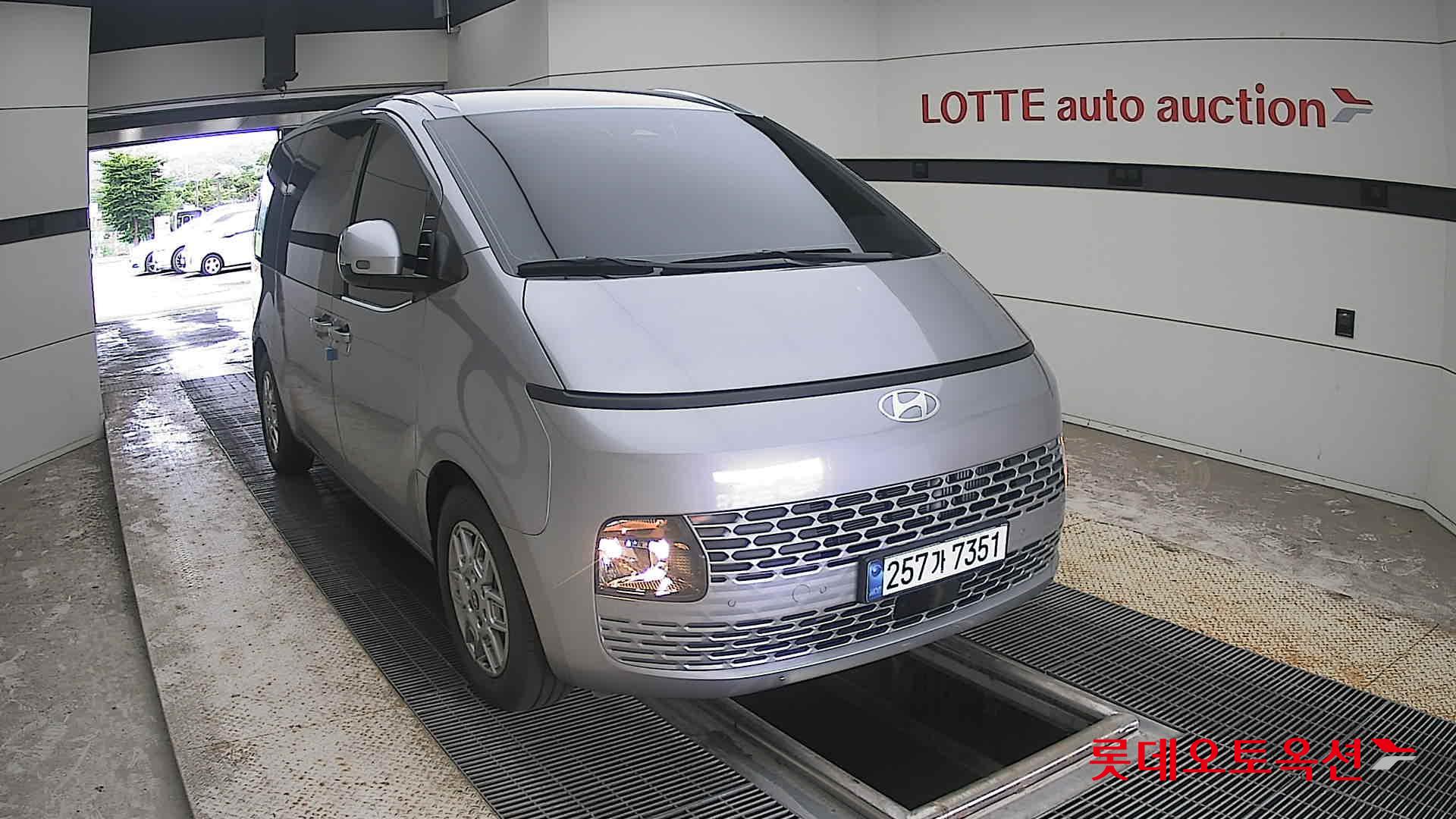 2025 - hyundai staria