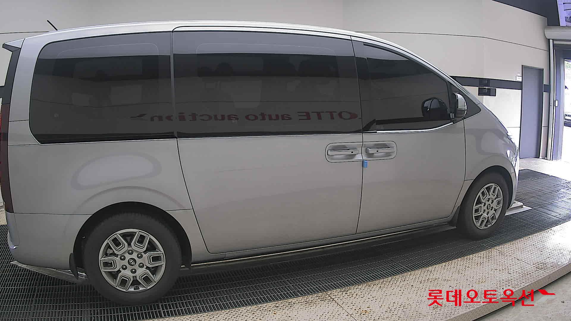 2025 - hyundai staria