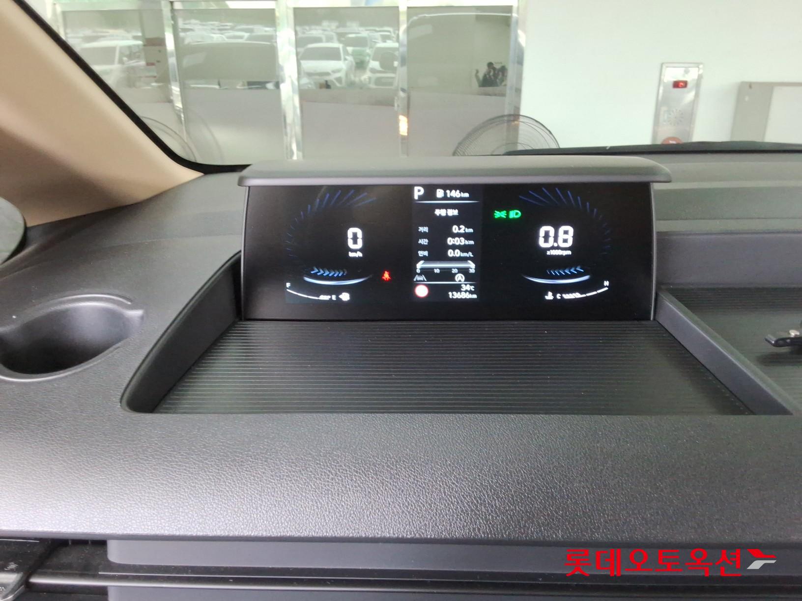 2025 - hyundai staria