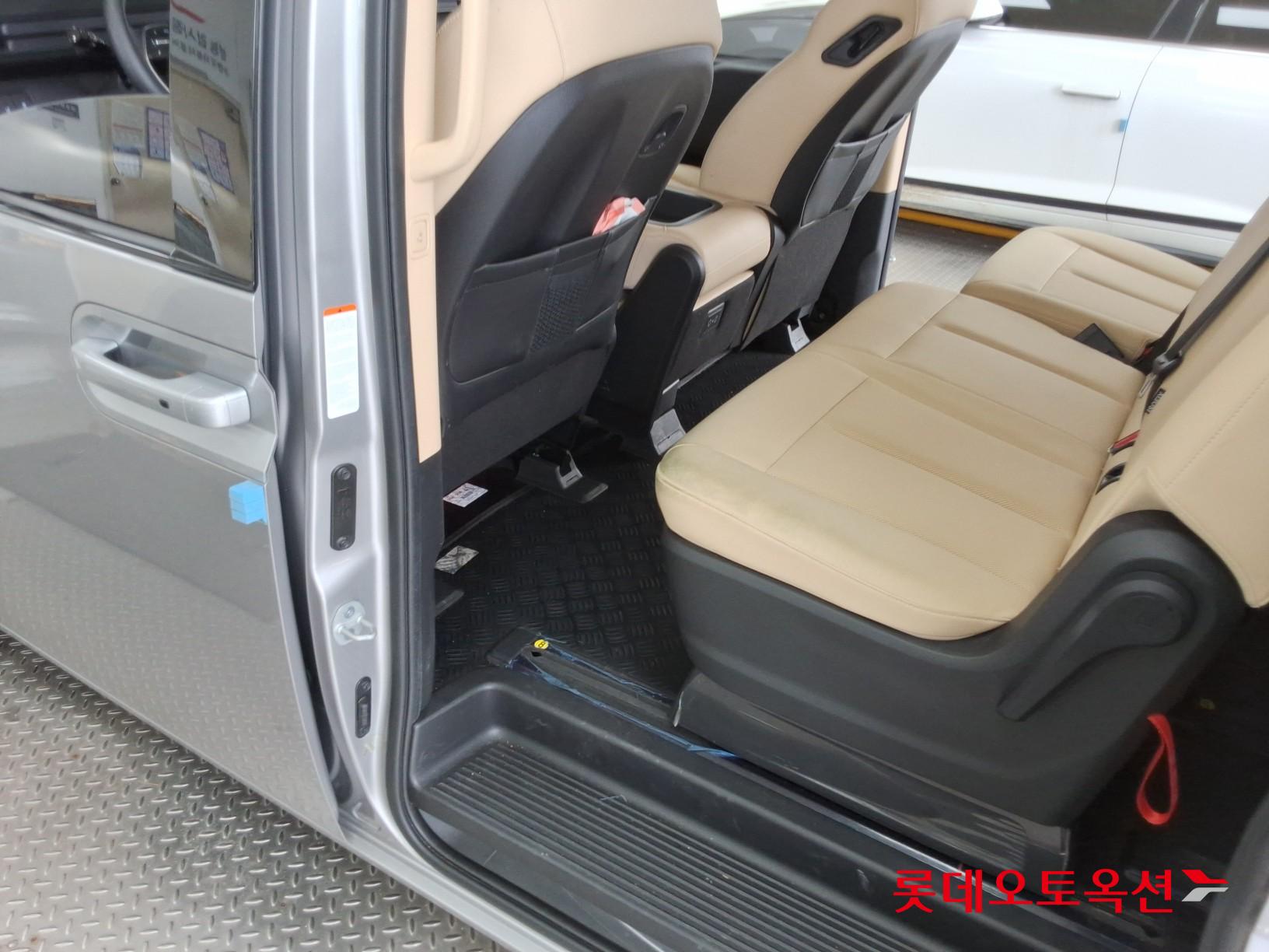 2025 - hyundai staria
