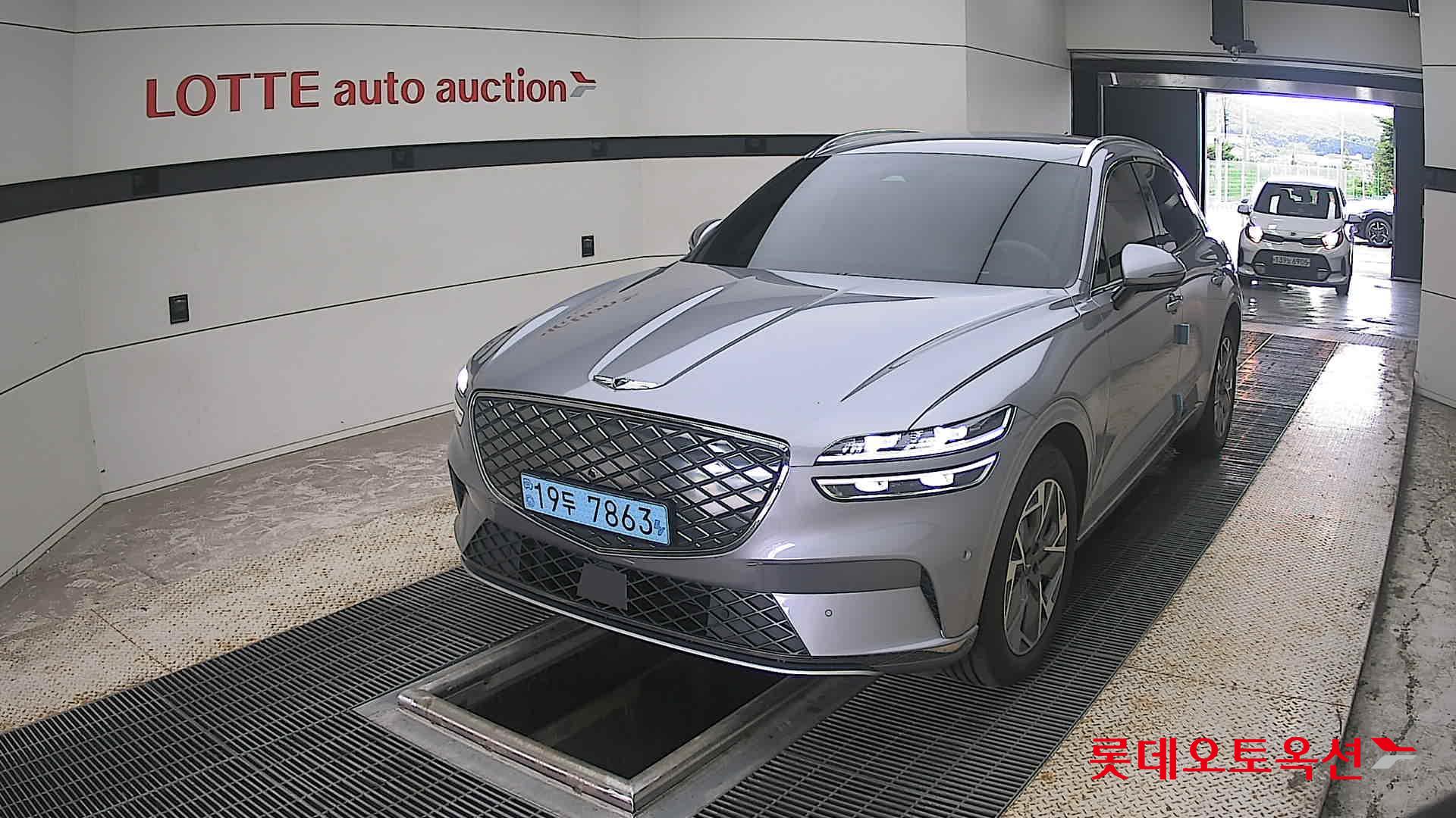 2022 - genesis gv70