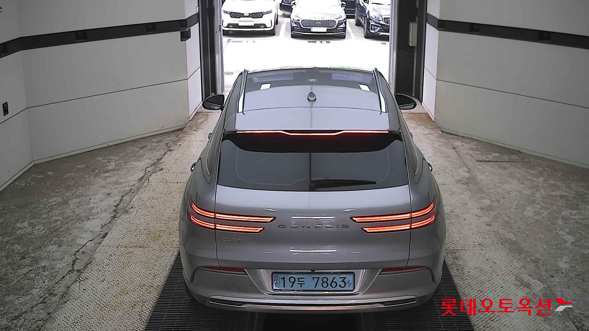 2022 - genesis gv70