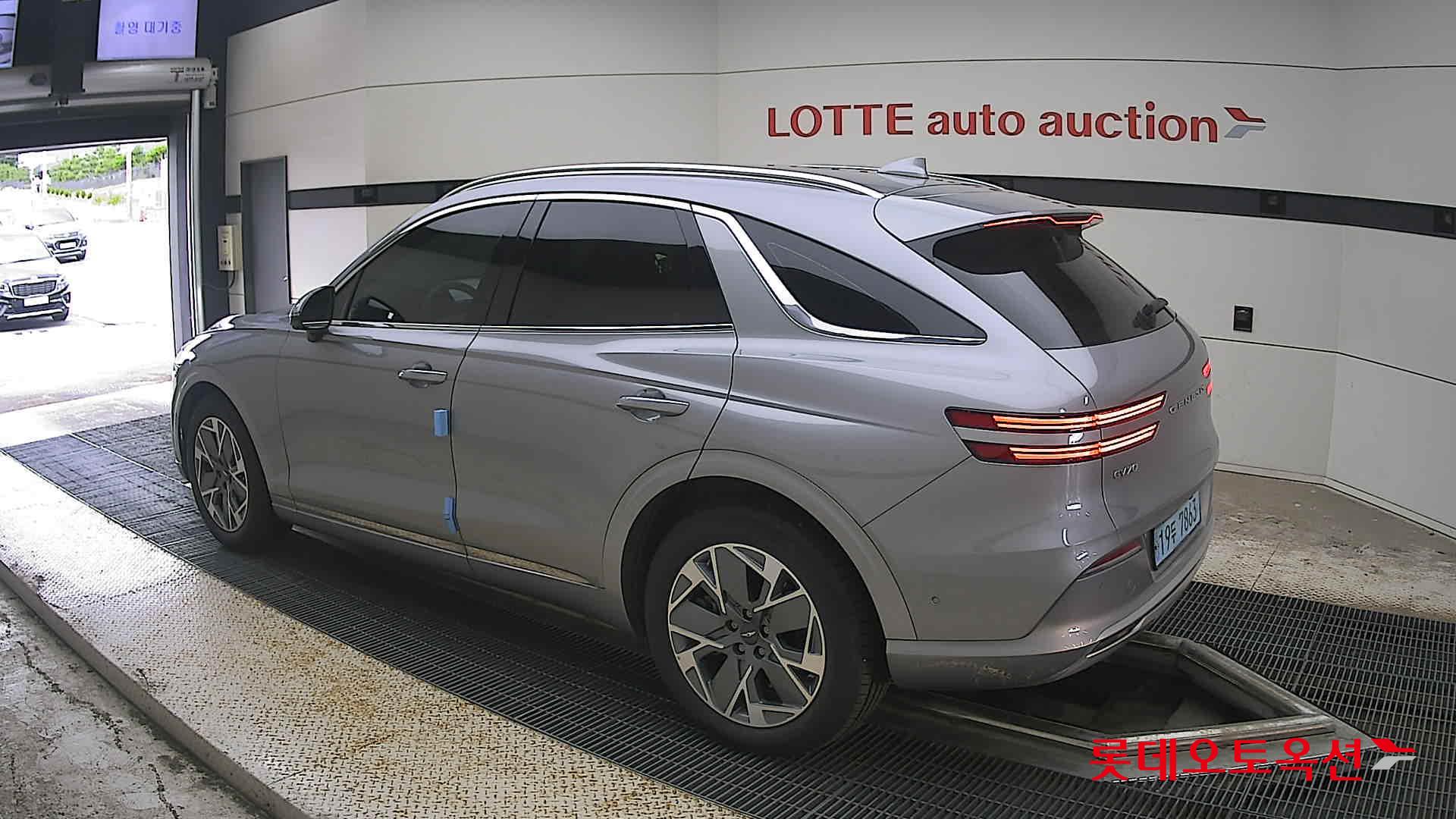 2022 - genesis gv70