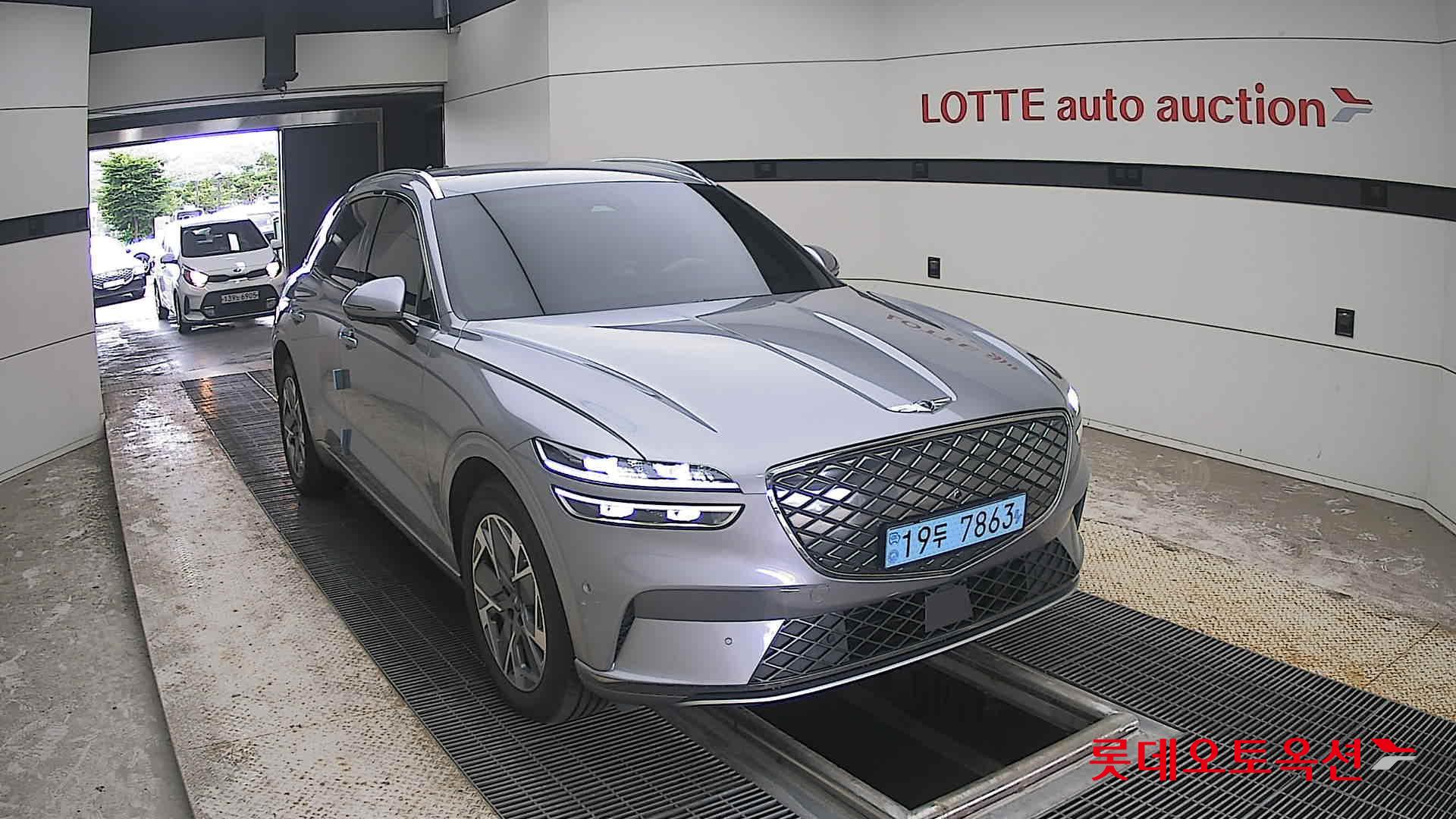 2022 - genesis gv70