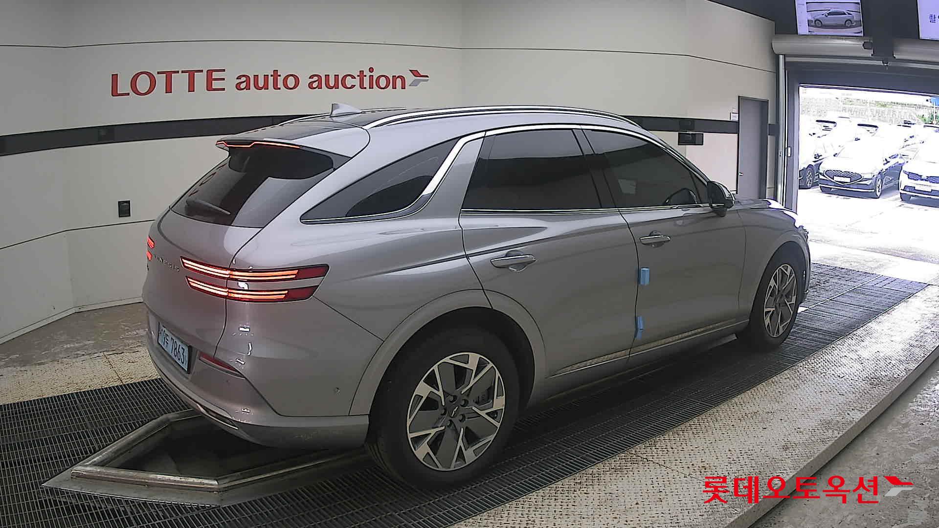 2022 - genesis gv70