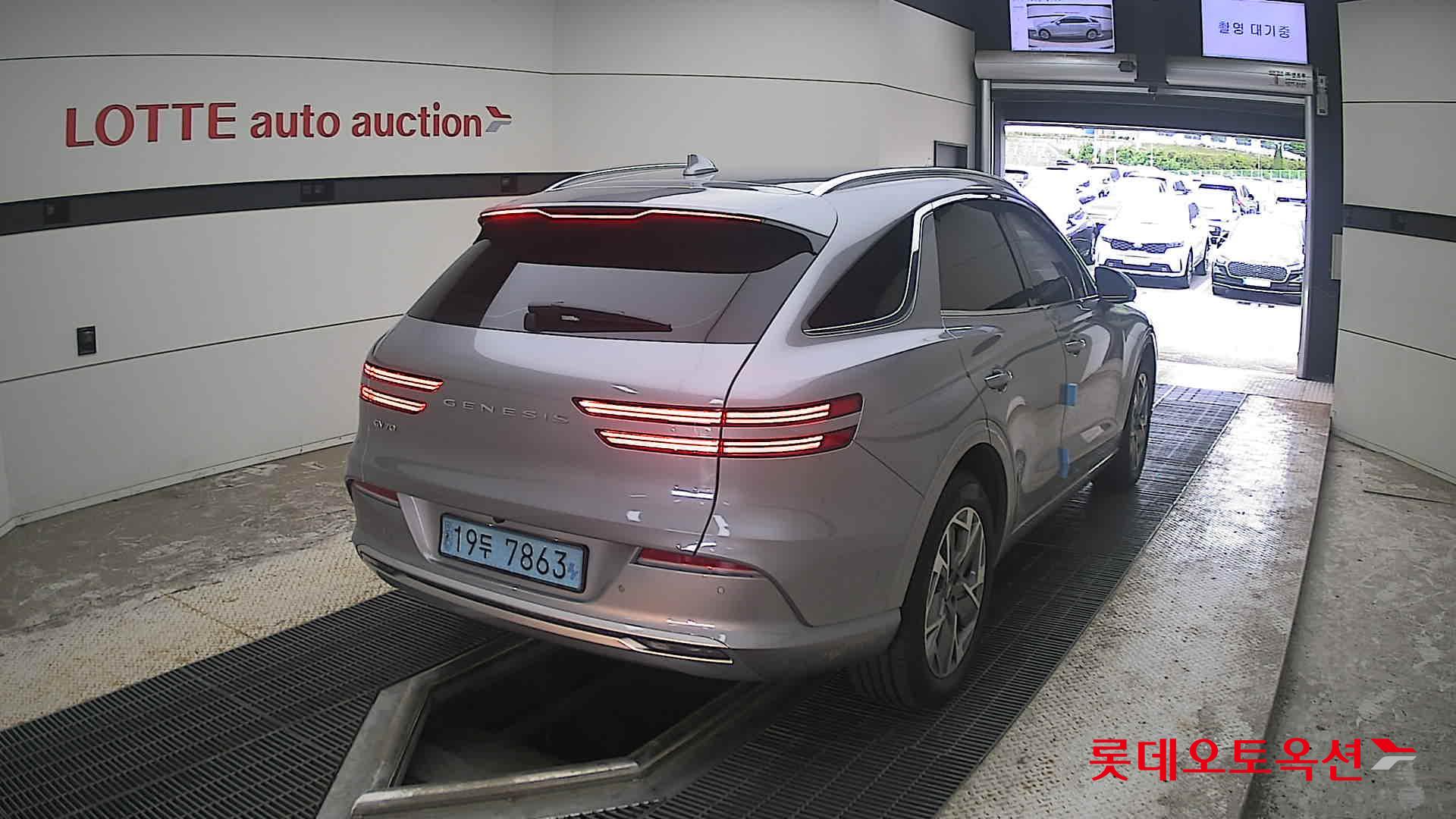 2022 - genesis gv70