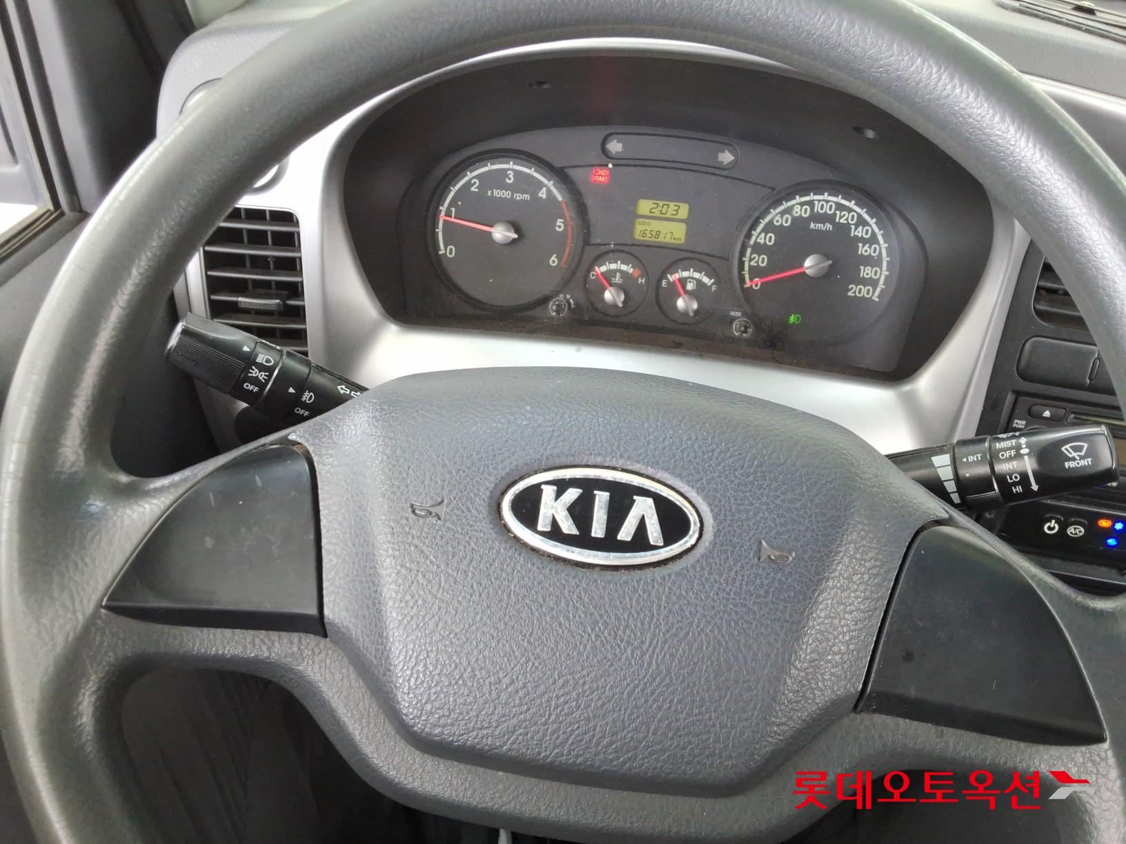 2013 - kia bongo