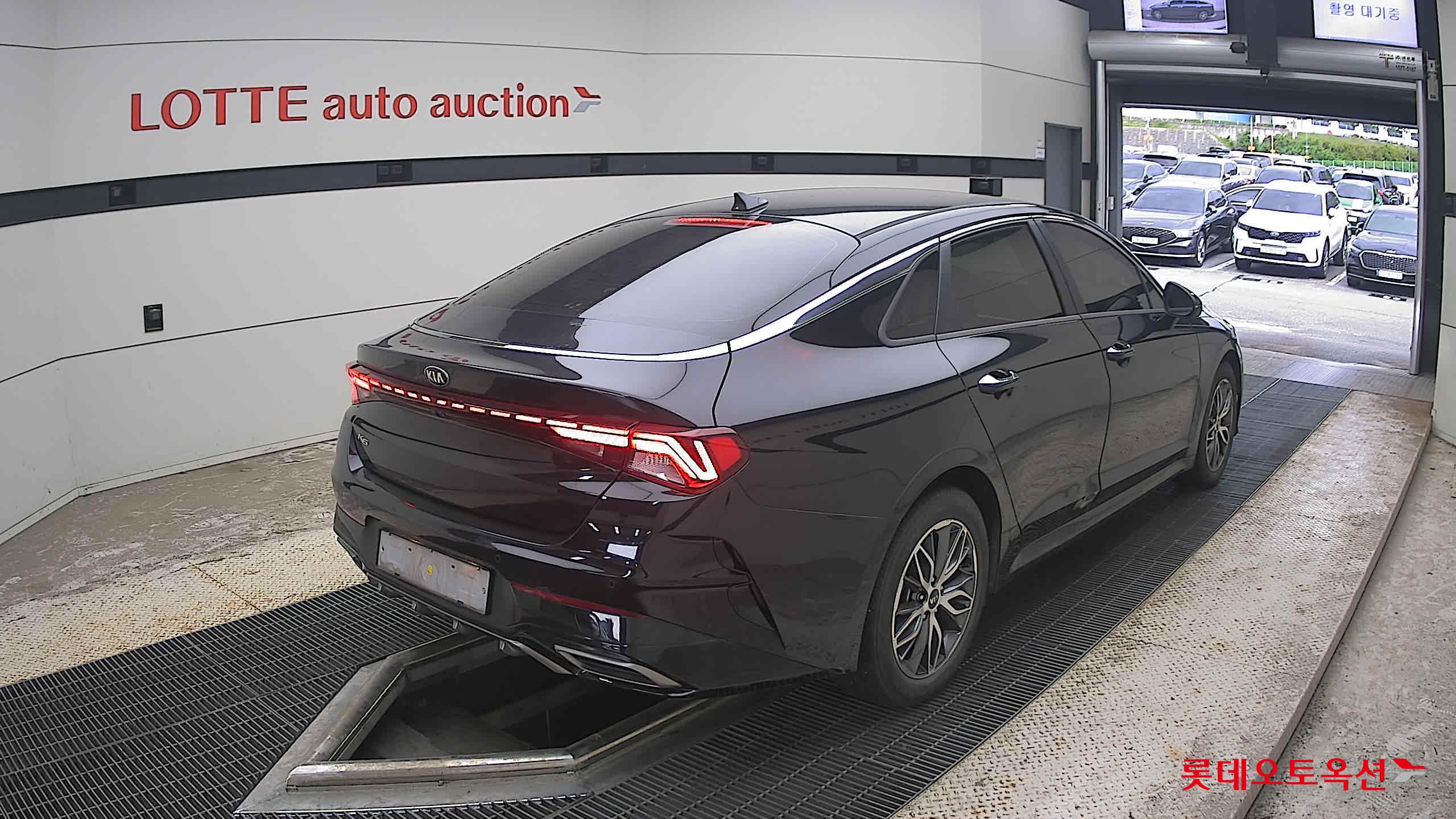 2021 - kia k5