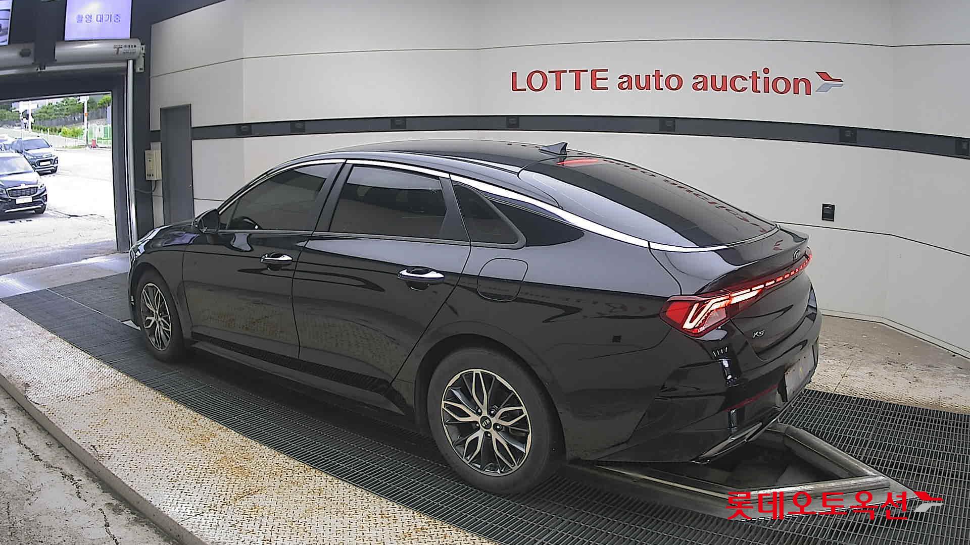 2021 - kia k5