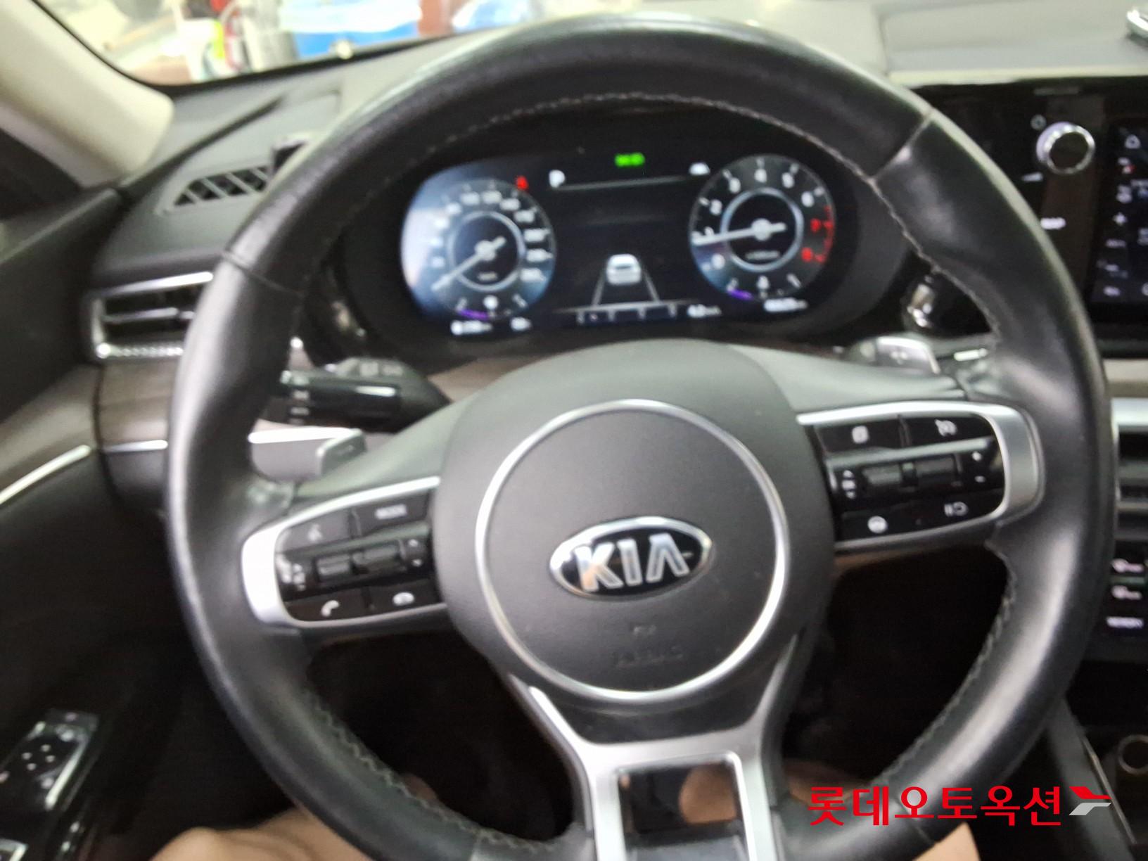 2021 - kia k5