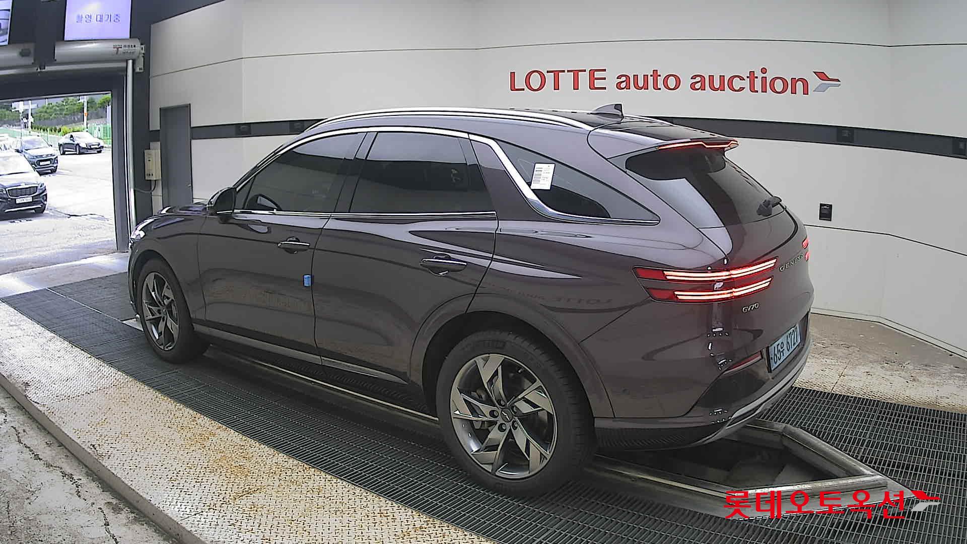 2022 - genesis gv70