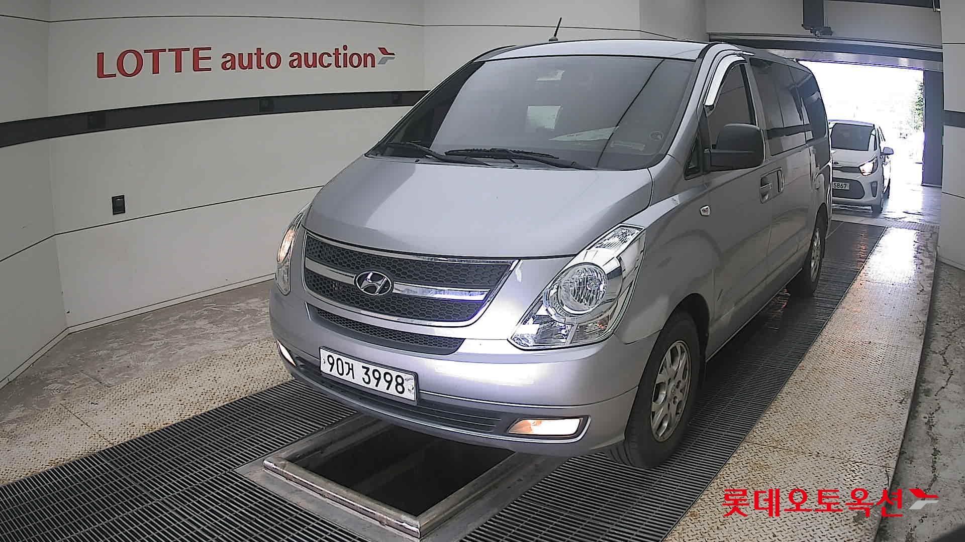 2012 - hyundai grand starex