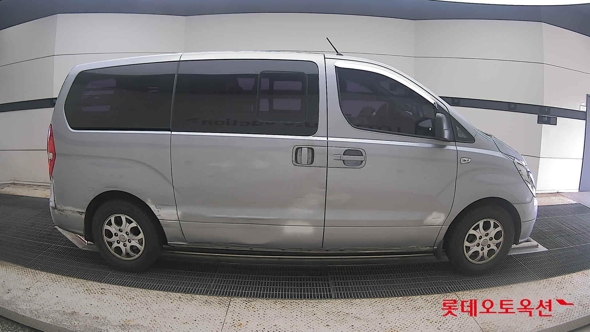 2012 - hyundai grand starex