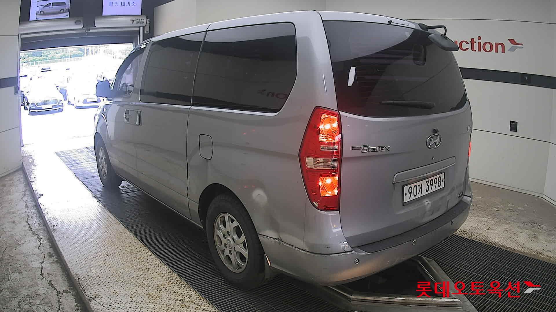 2012 - hyundai grand starex