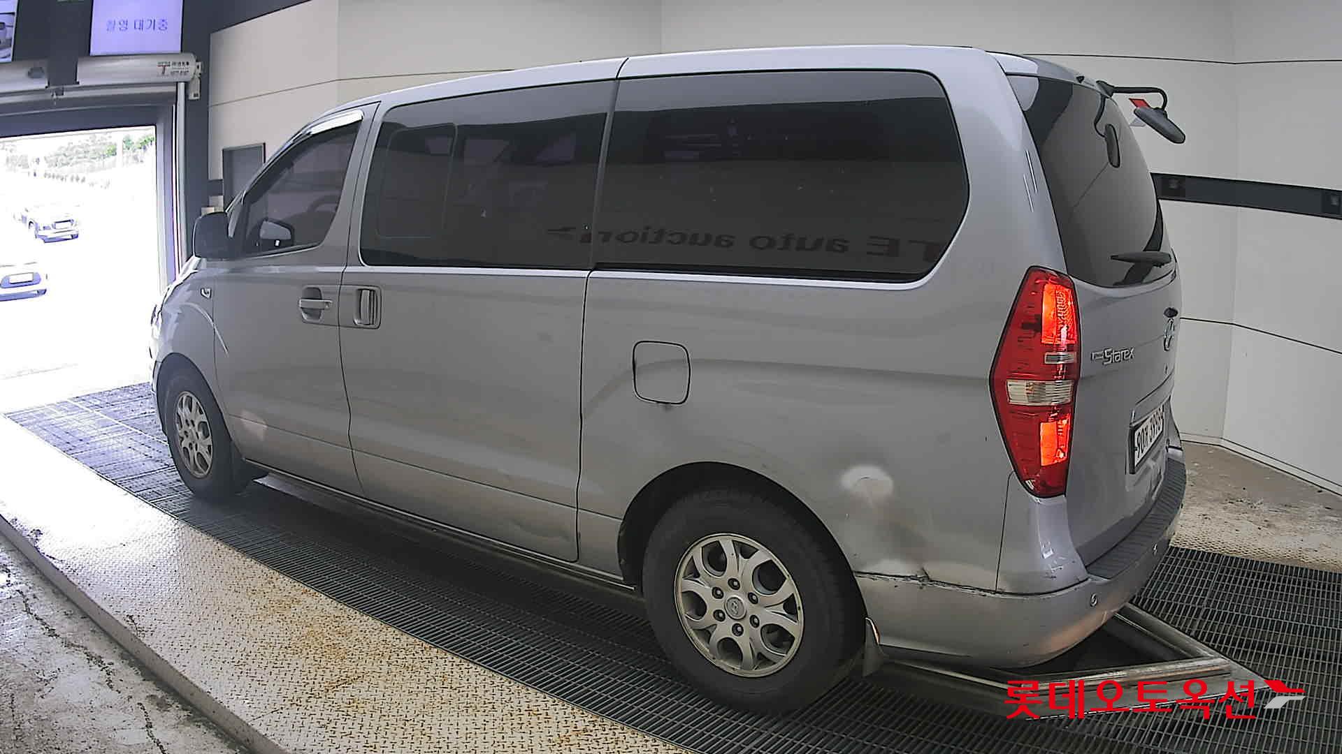 2012 - hyundai grand starex