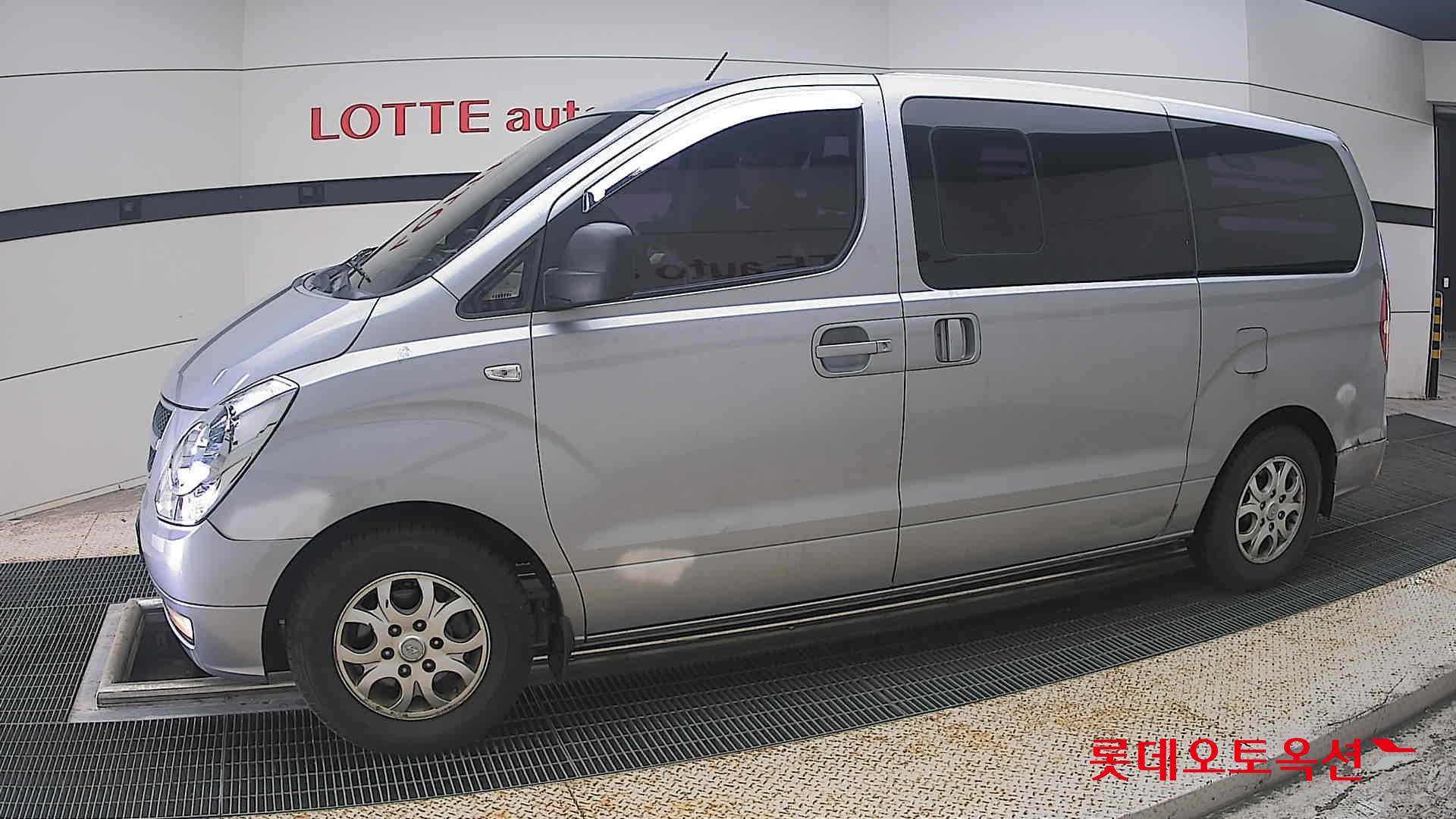 2012 - hyundai grand starex
