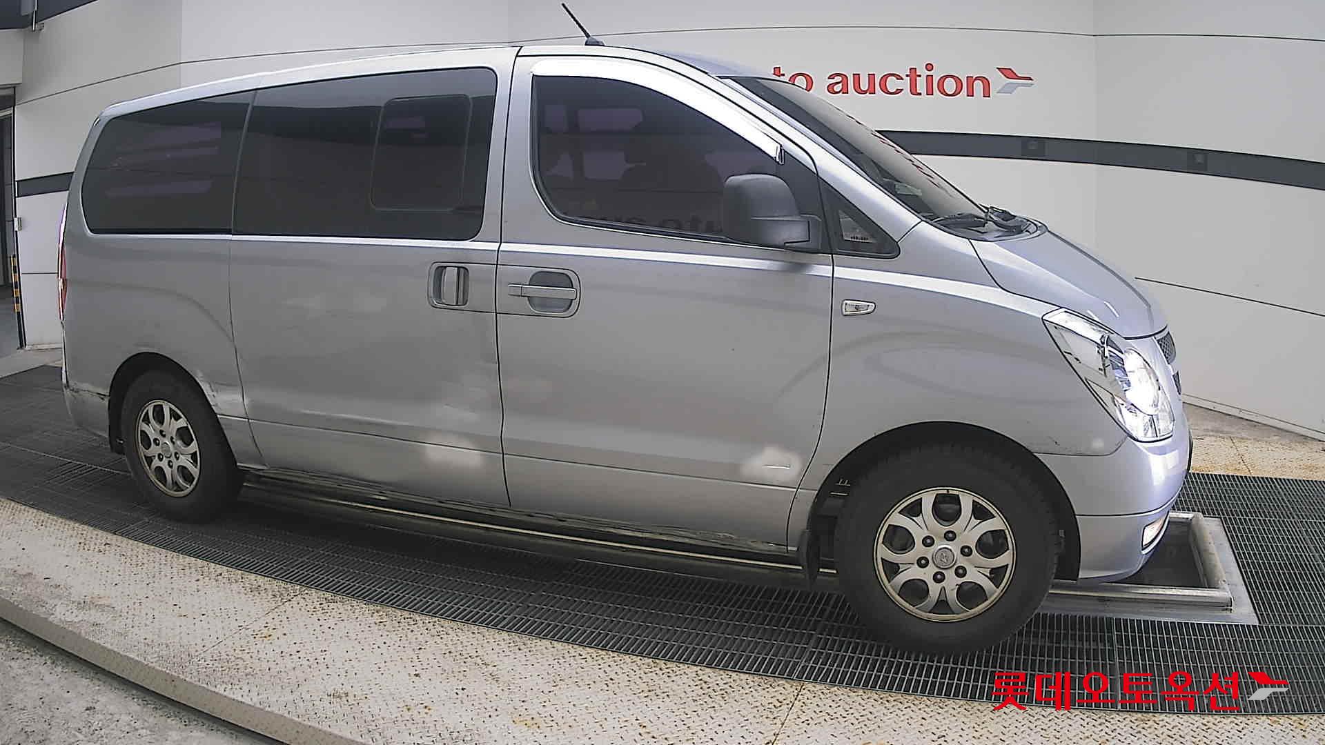 2012 - hyundai grand starex
