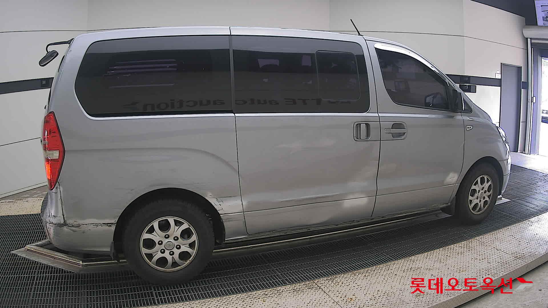 2012 - hyundai grand starex