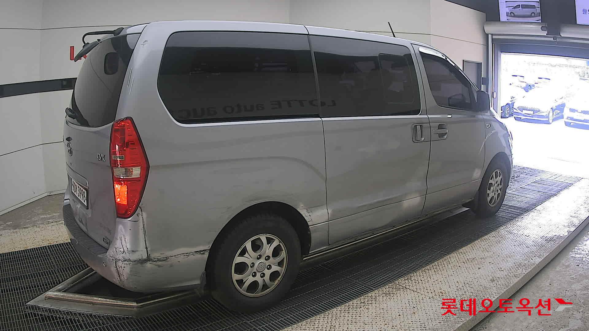 2012 - hyundai grand starex