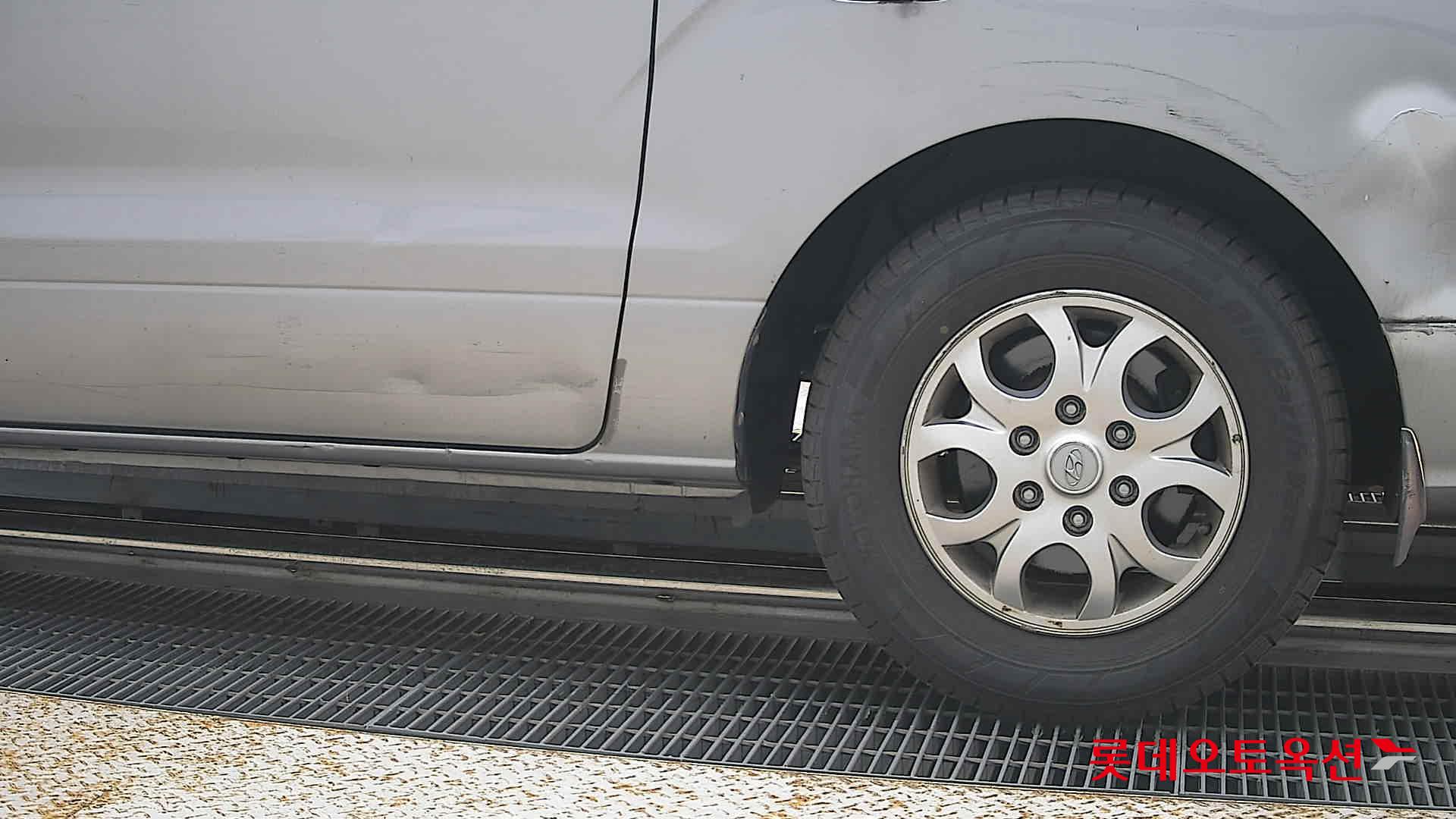 2012 - hyundai grand starex