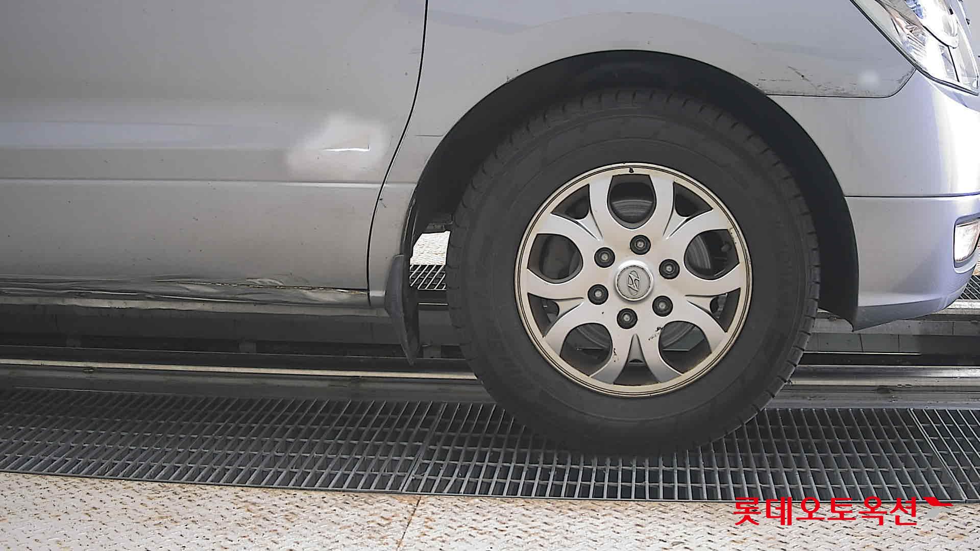 2012 - hyundai grand starex