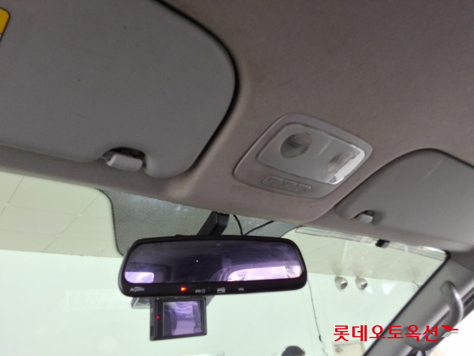 2012 - hyundai grand starex