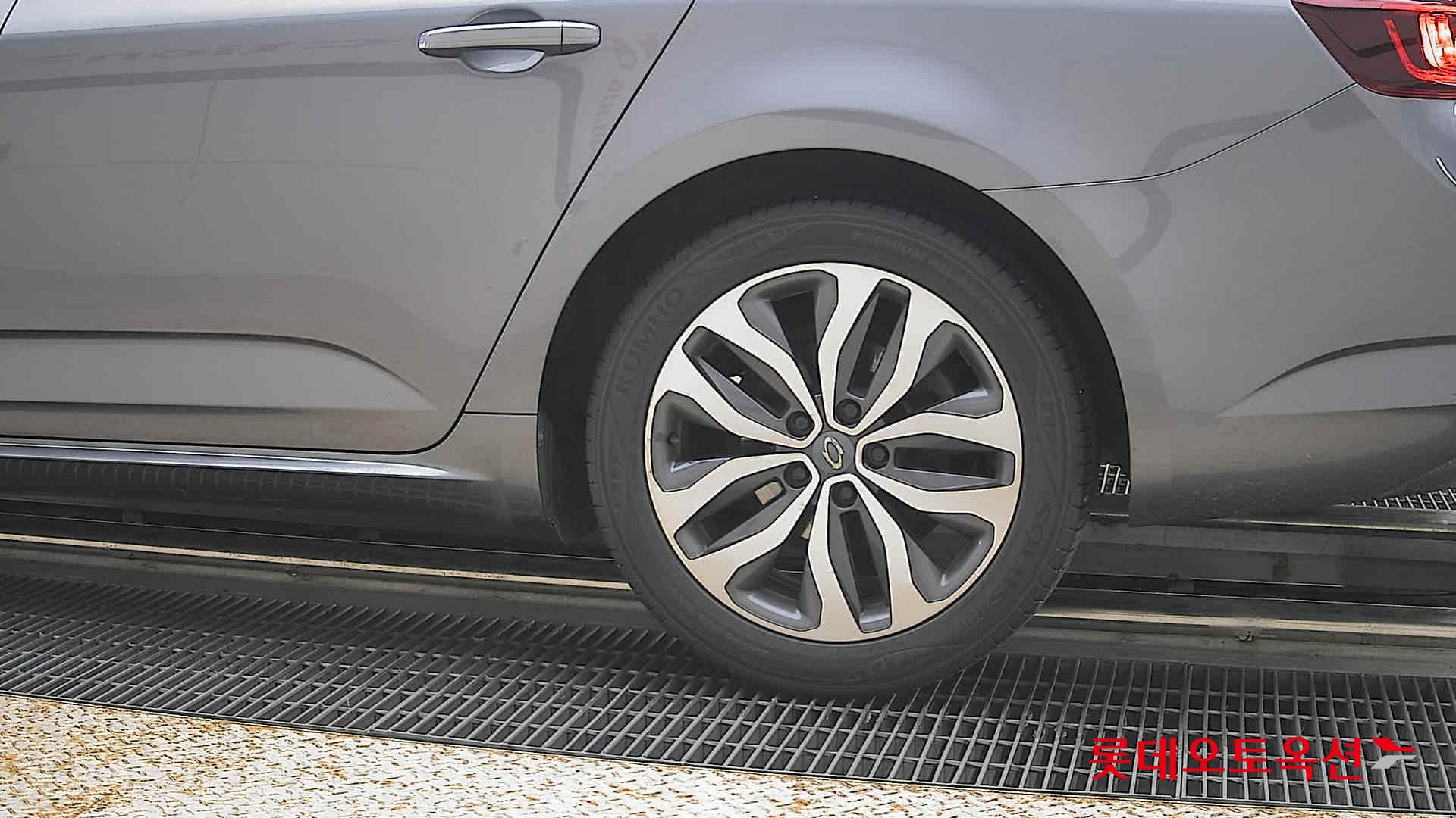 2016 - renault samsung sm6