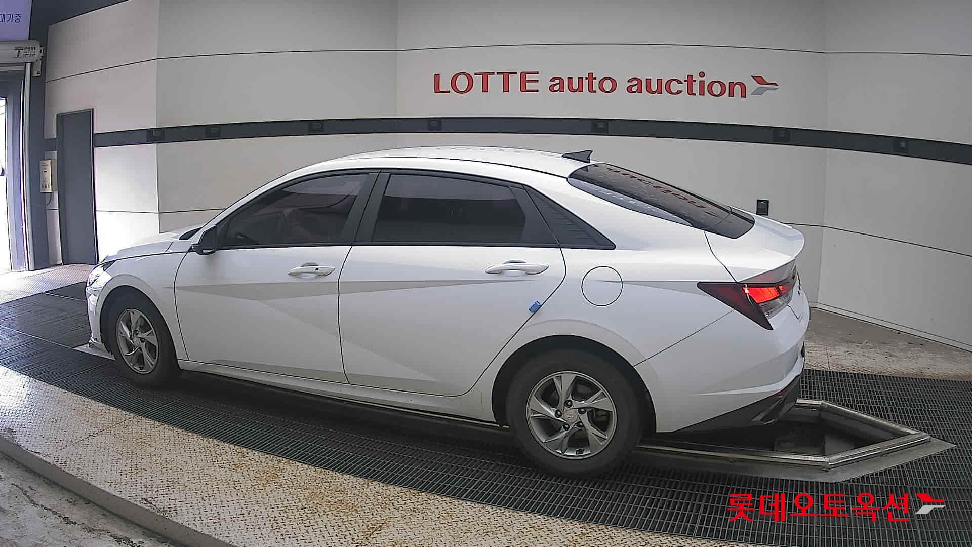 2021 - hyundai avante