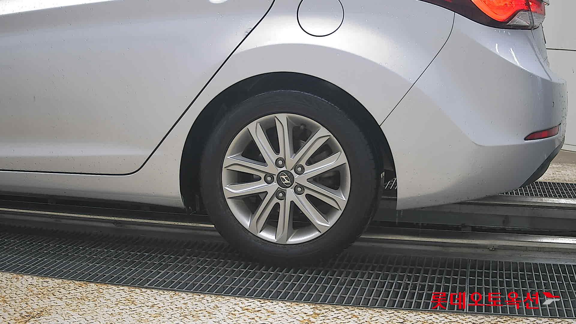 2015 - hyundai avante
