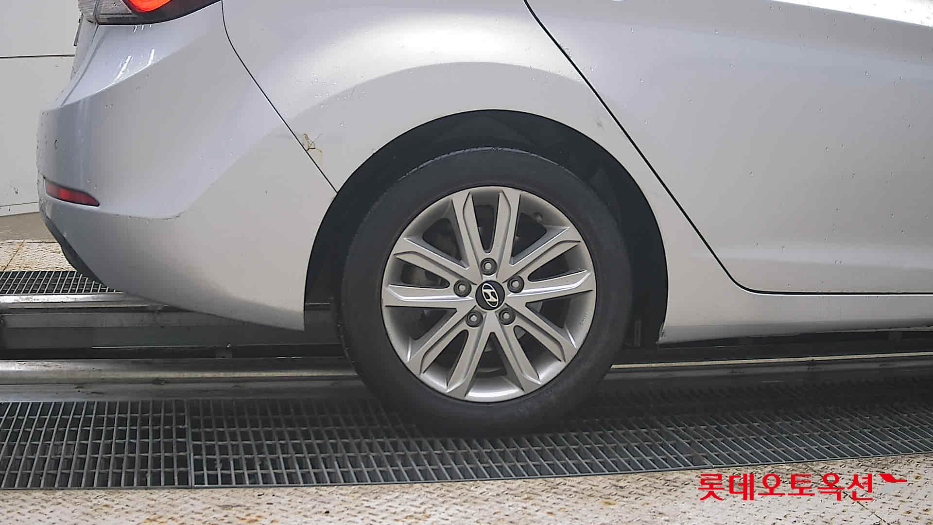 2015 - hyundai avante