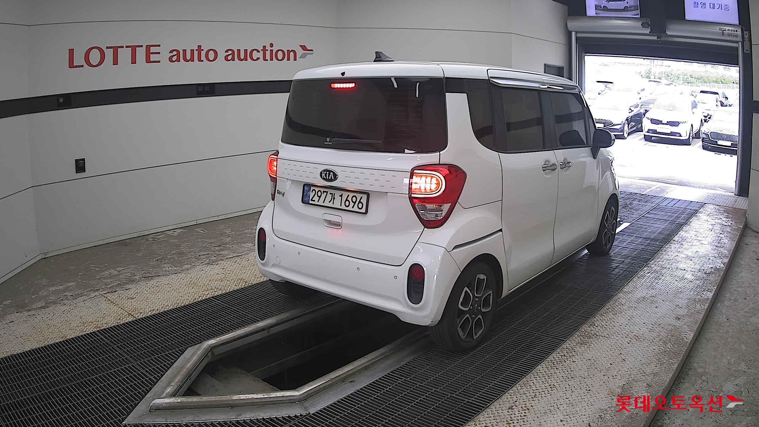 2021 - kia ray