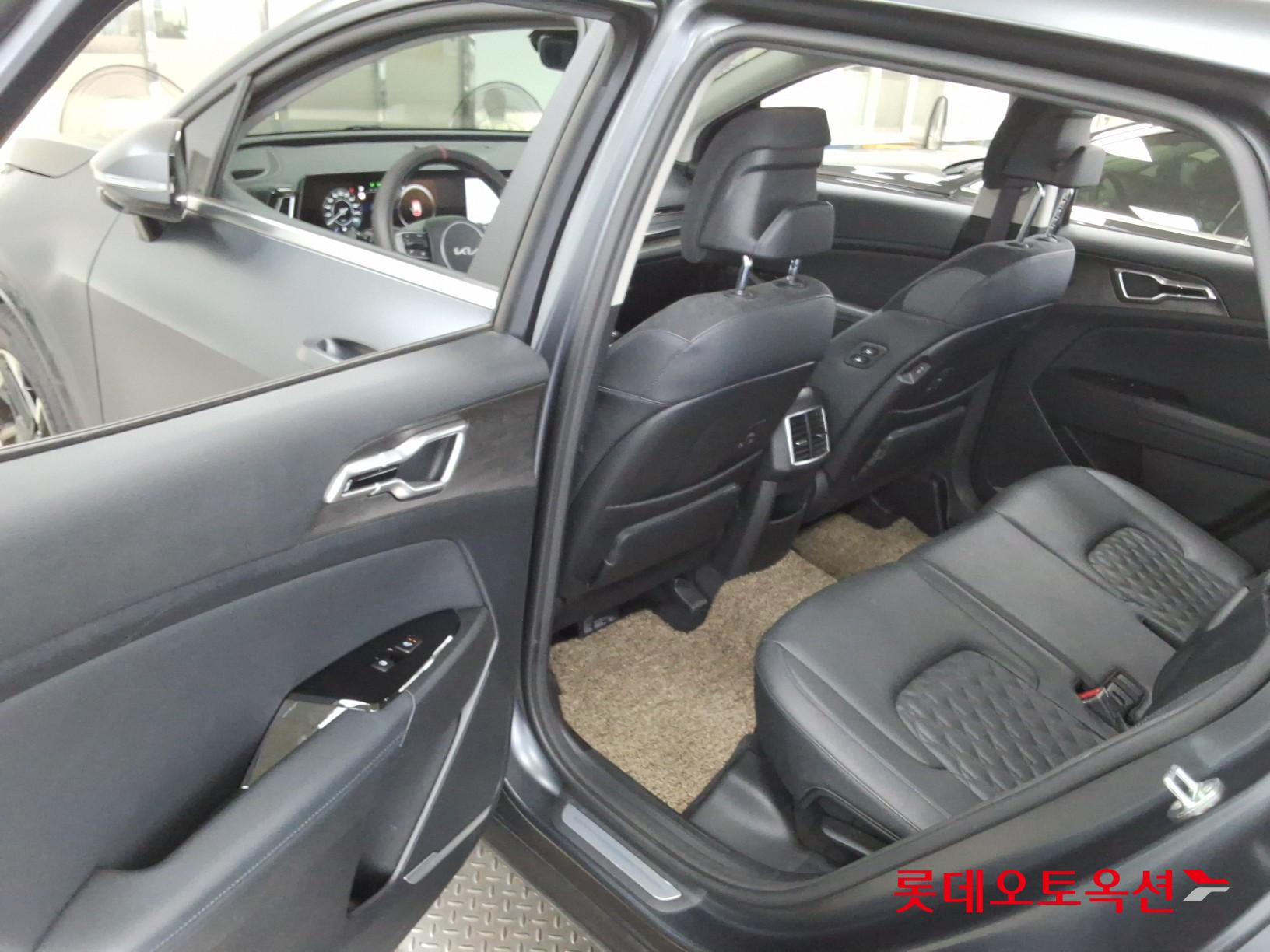 2022 - kia sportage