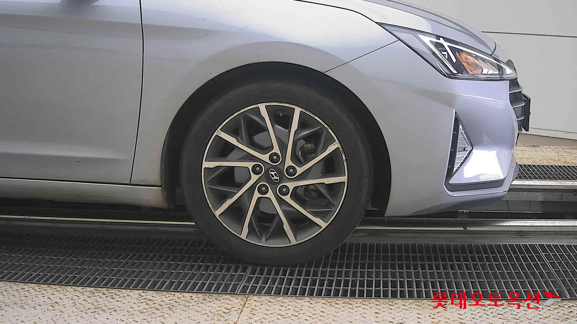2020 - hyundai avante