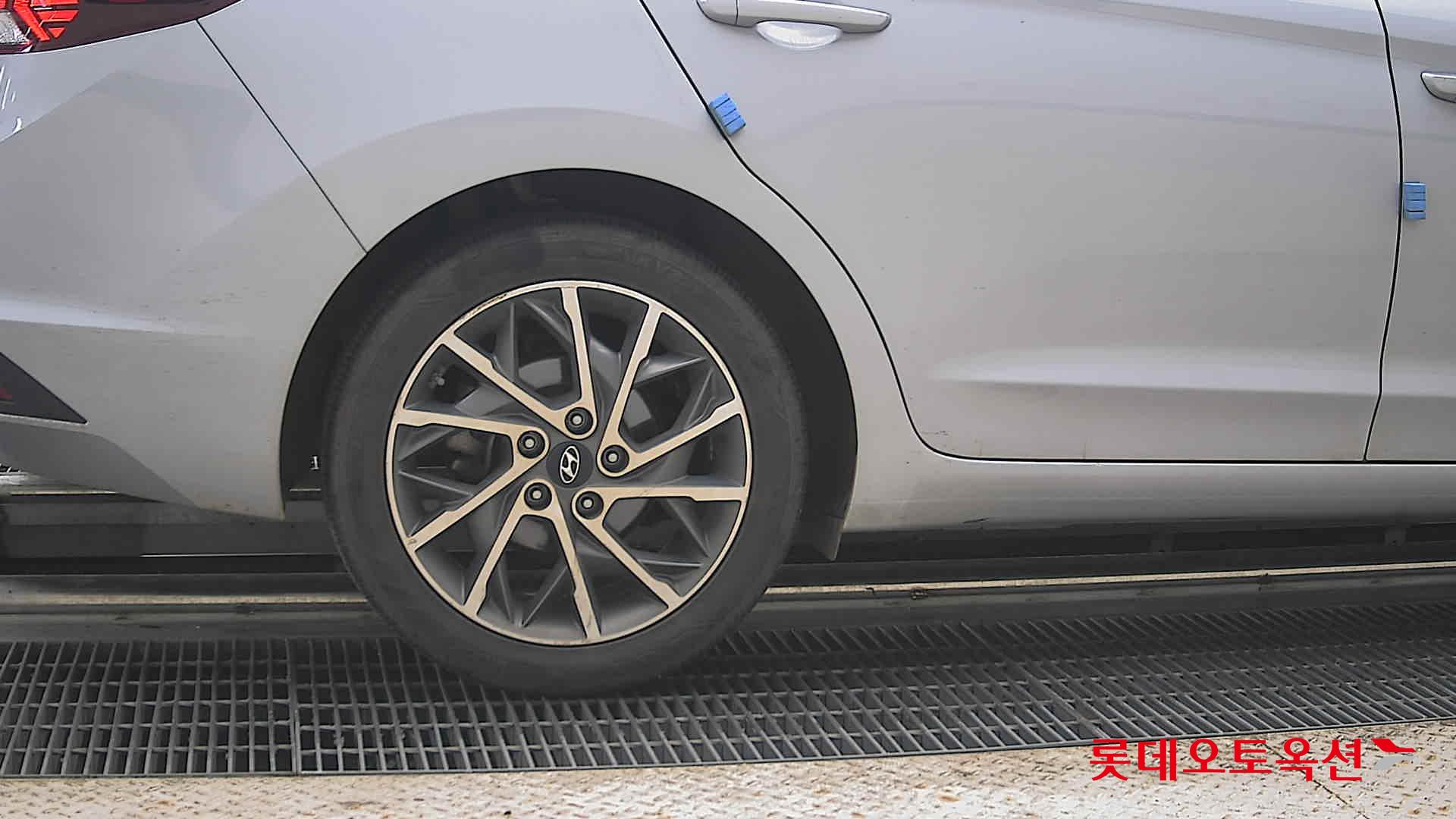2020 - hyundai avante