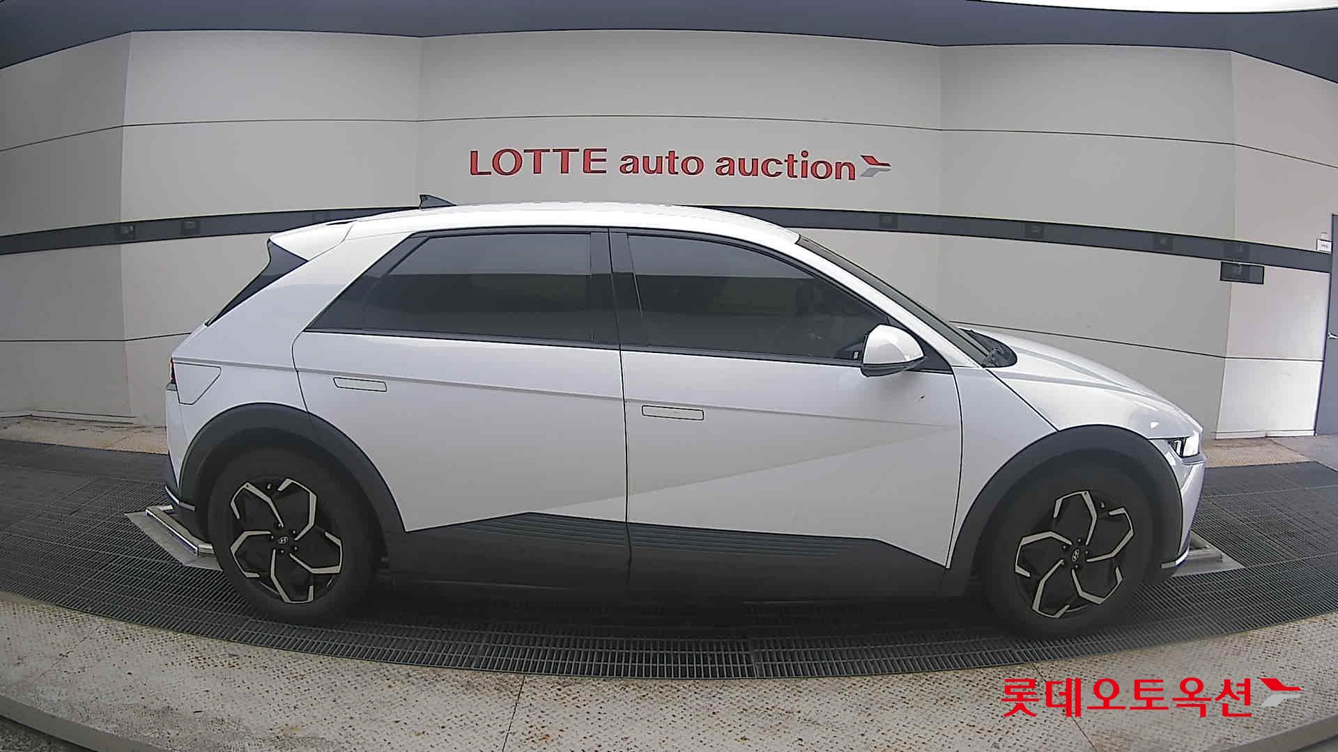 2023 - hyundai ioniq