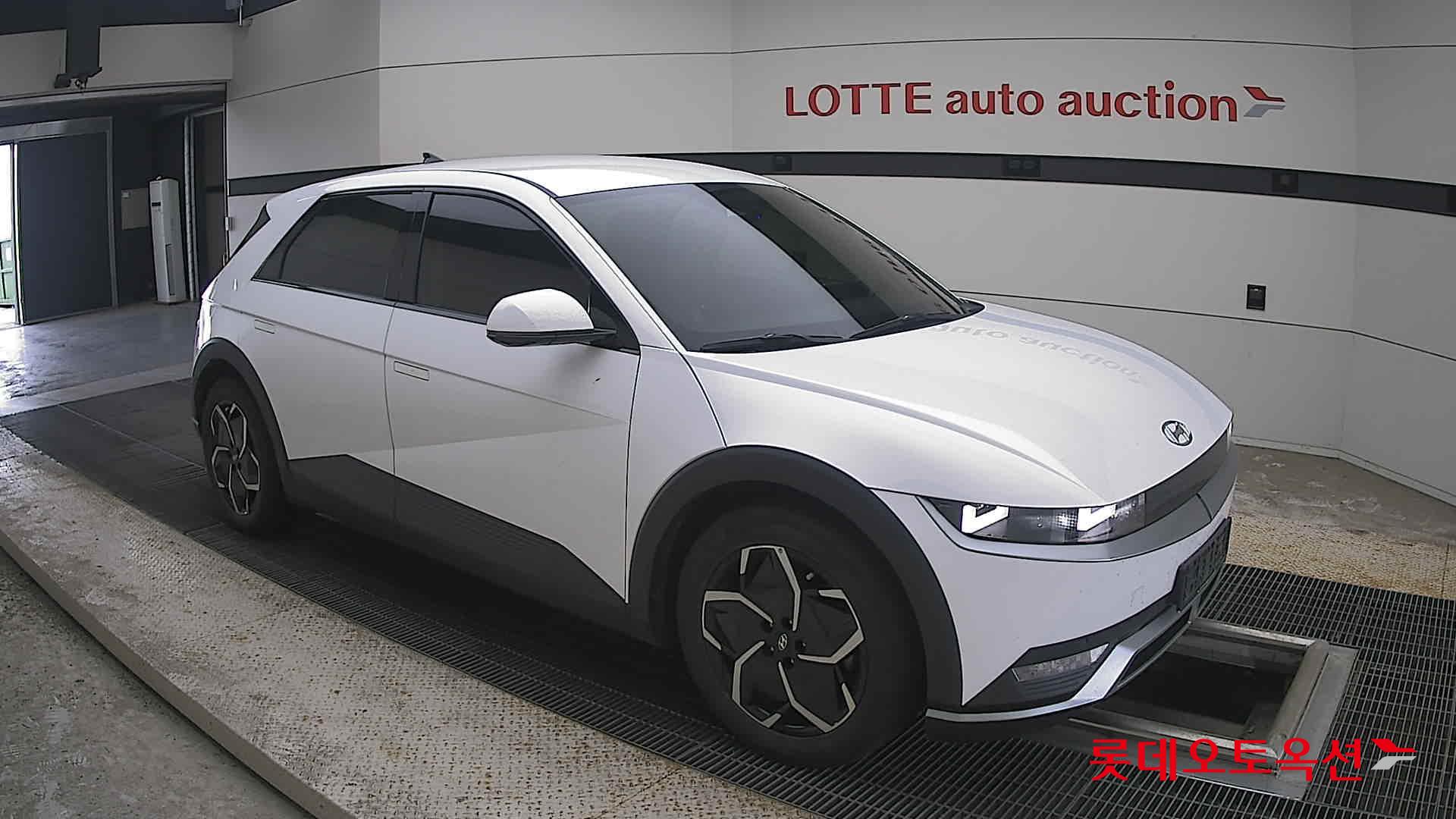 2023 - hyundai ioniq